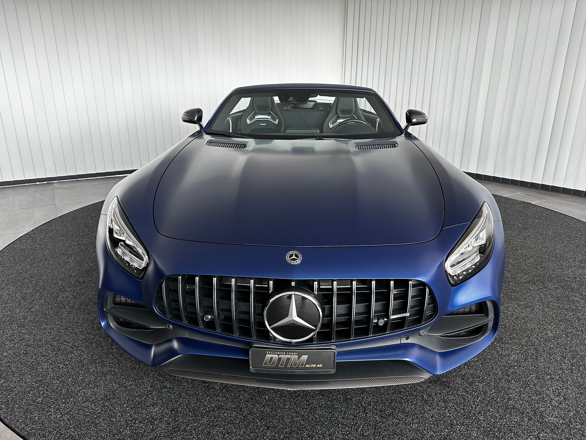 MERCEDES-BENZ AMG GT C Roadster-showroom-element-1