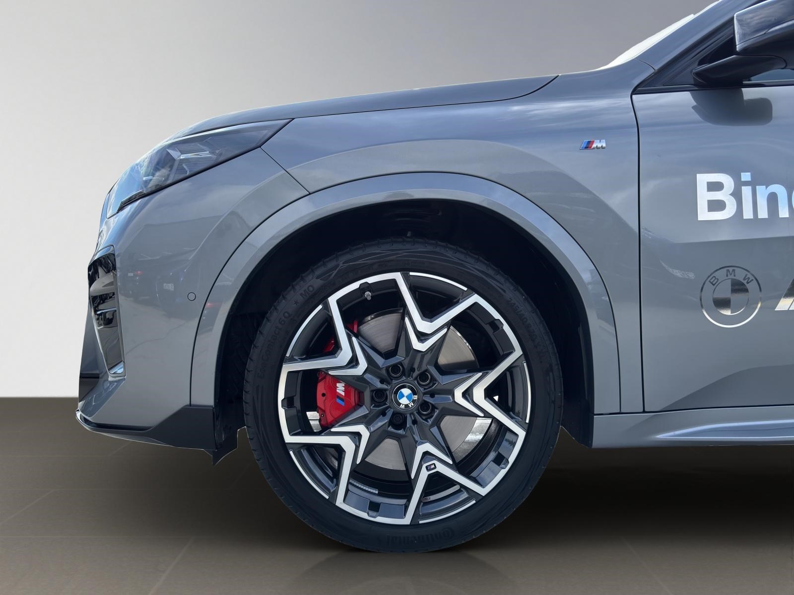 BMW X2 M35i-showroom-element-2