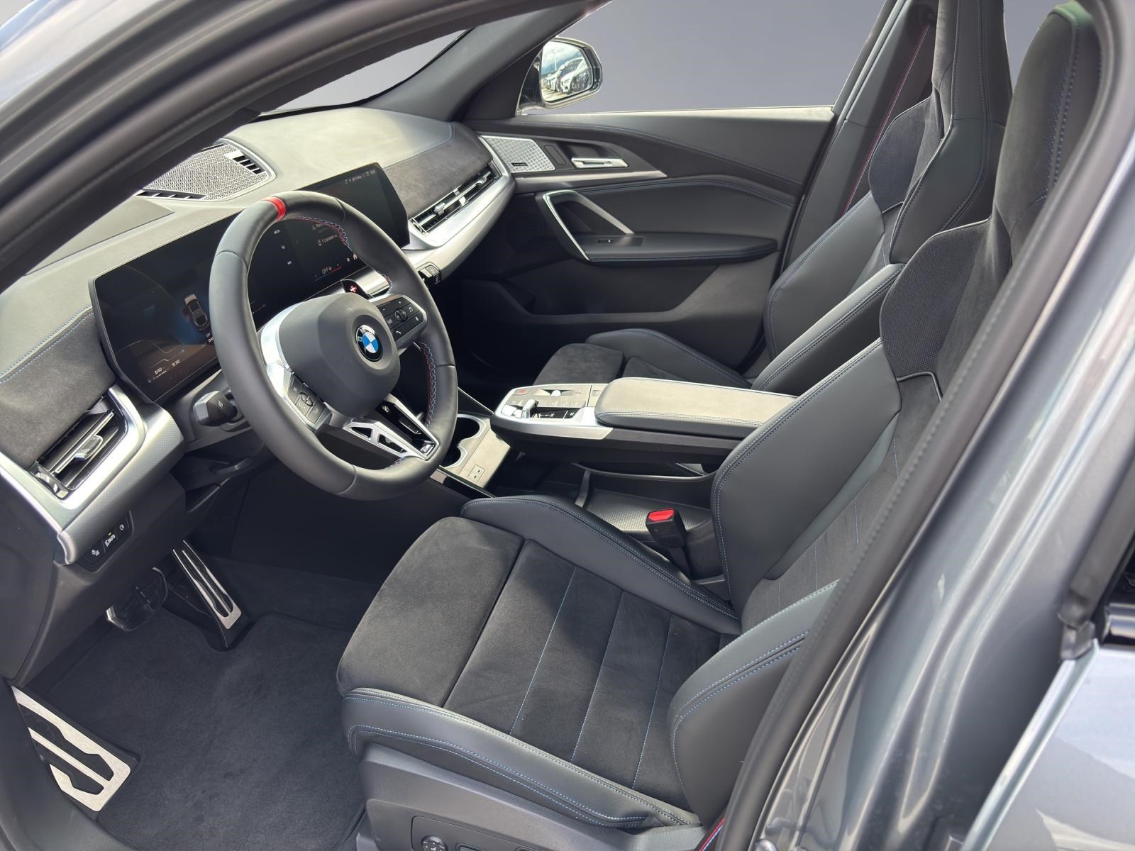 BMW X2 M35i-showroom-element-3