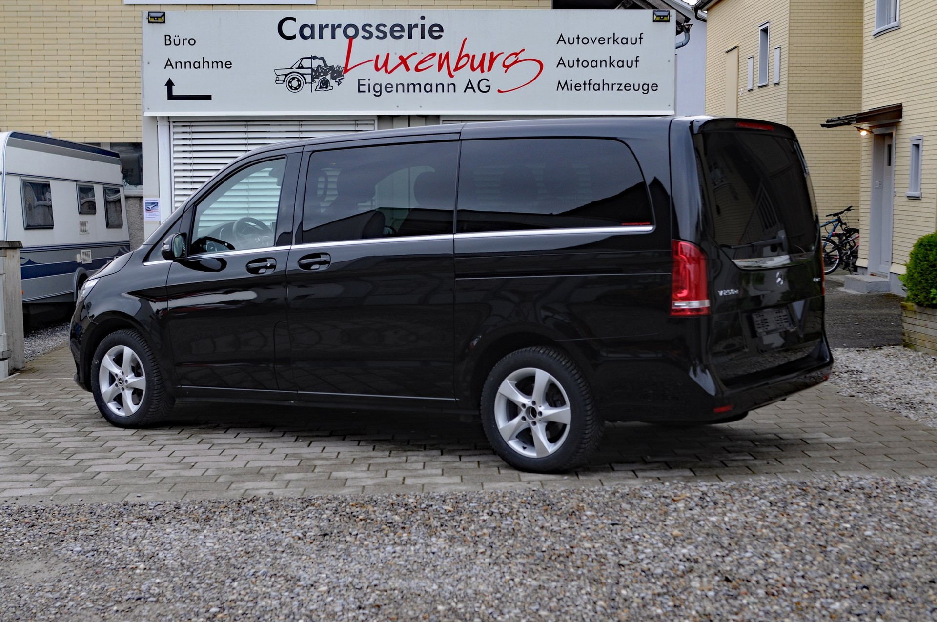 MERCEDES-BENZ V 250 d Avantgarde lang 4Matic 7G-Tronic-image-2