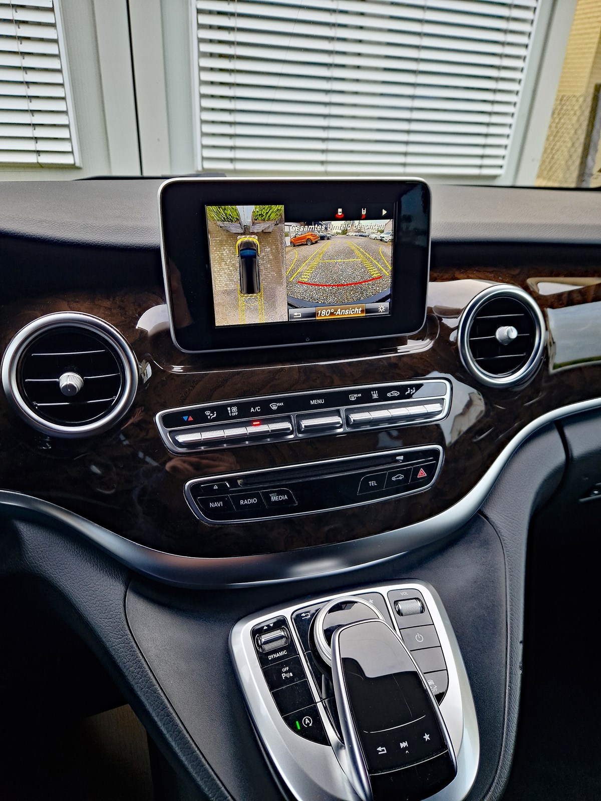 MERCEDES-BENZ V 250 d Avantgarde lang 4Matic 7G-Tronic-image-11