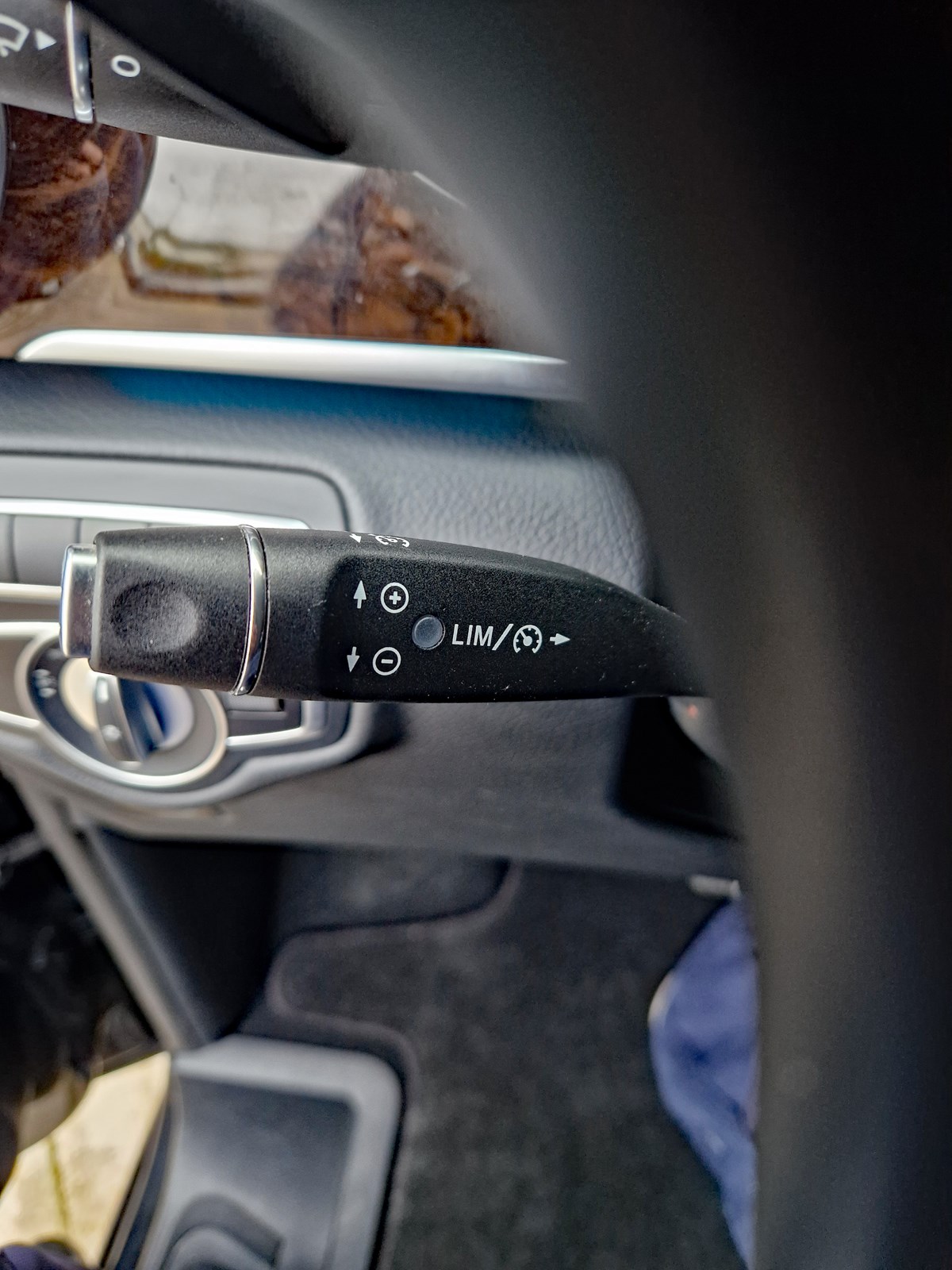 MERCEDES-BENZ V 250 d Avantgarde lang 4Matic 7G-Tronic-image-15