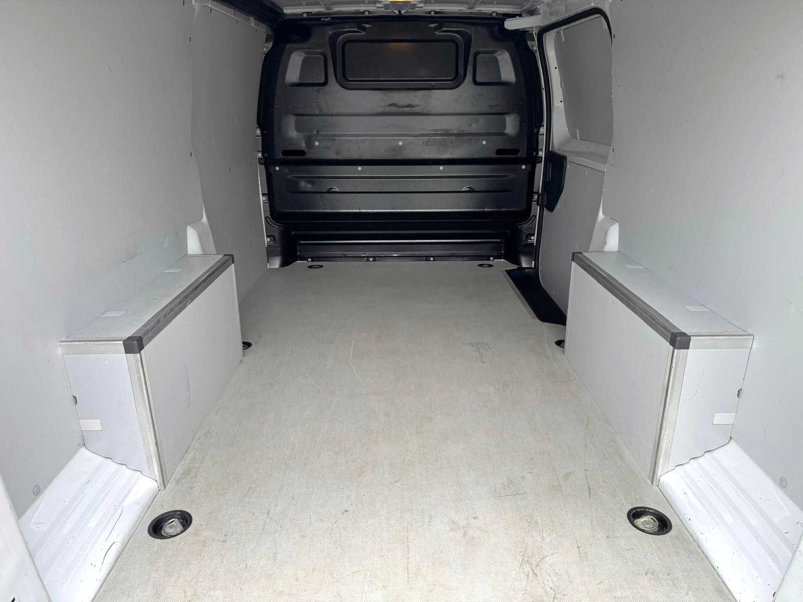 CITROEN Jumpy HDi140 XL 2.0 L2 AT-image-17