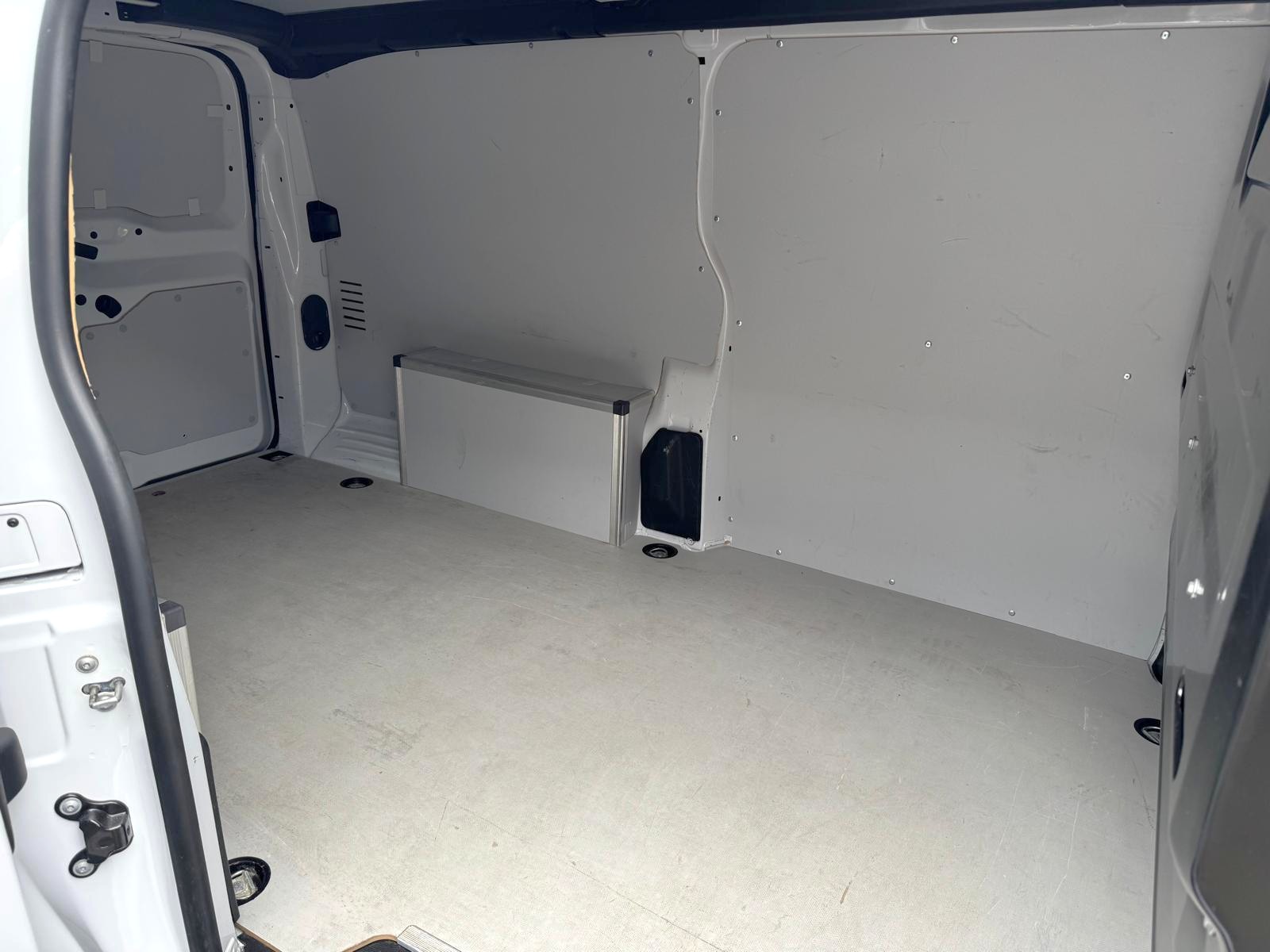 CITROEN Jumpy HDi140 XL 2.0 L2 AT-image-9