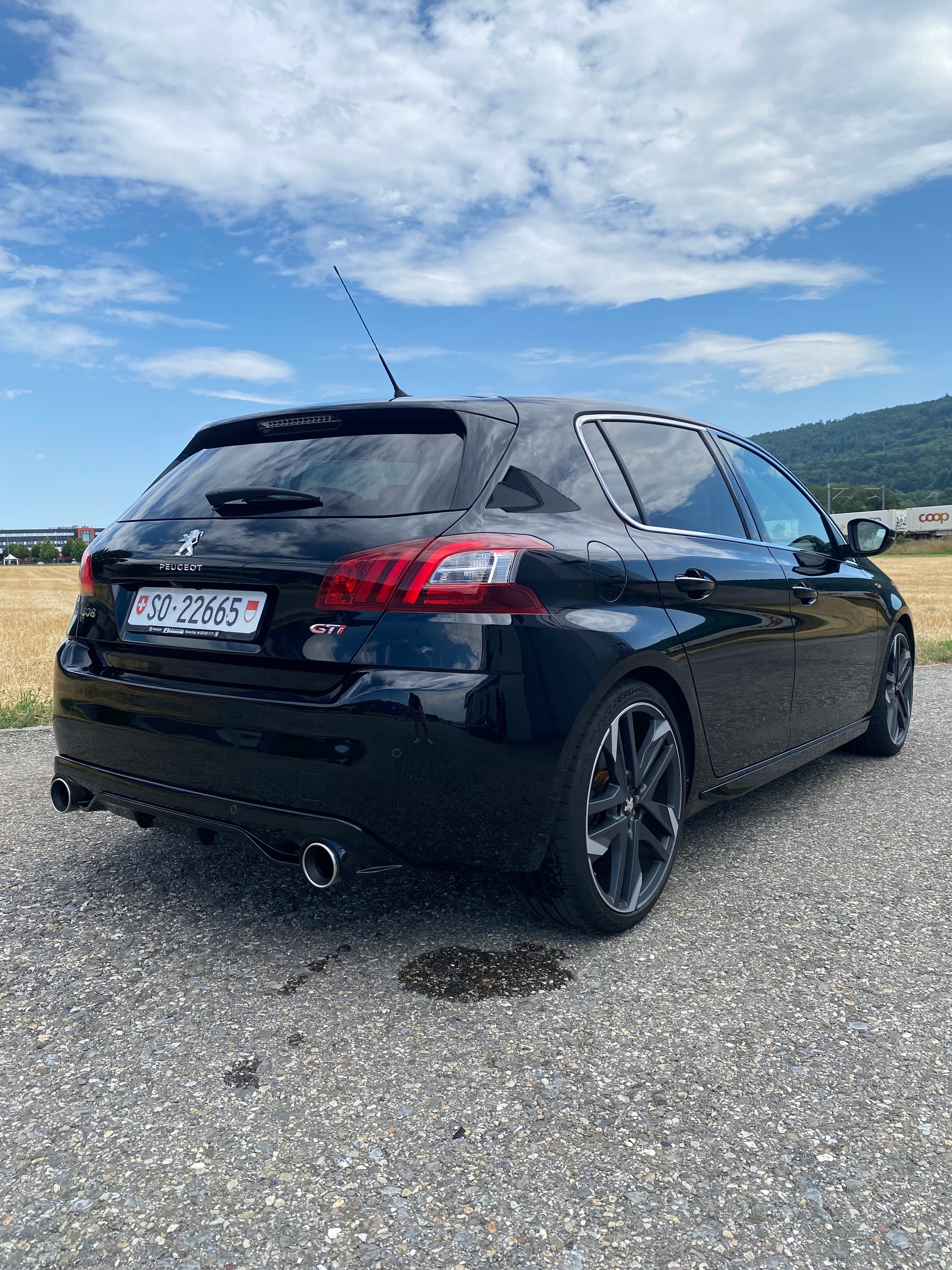 PEUGEOT 308 1.6 GTi-image-1