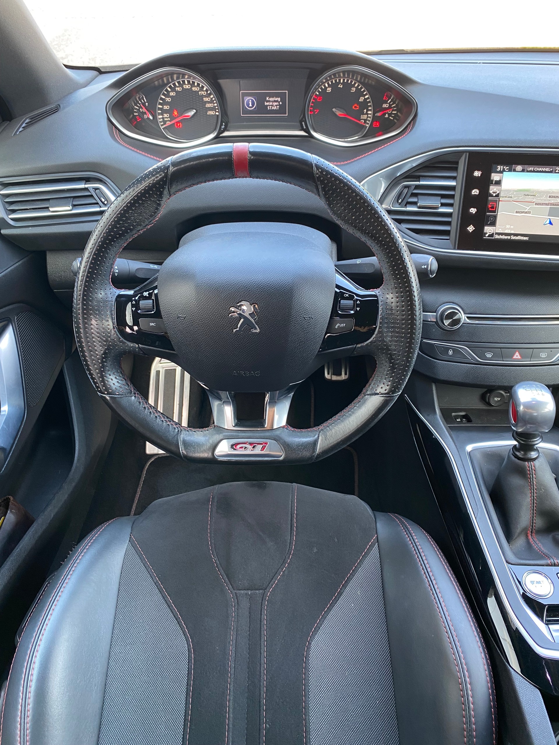 PEUGEOT 308 1.6 GTi-image-13