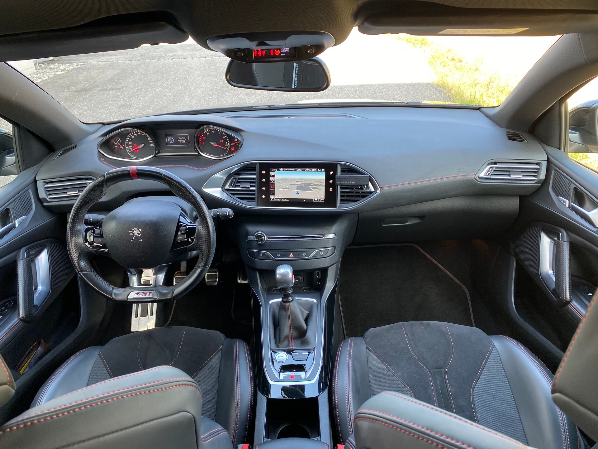 PEUGEOT 308 1.6 GTi-image-5