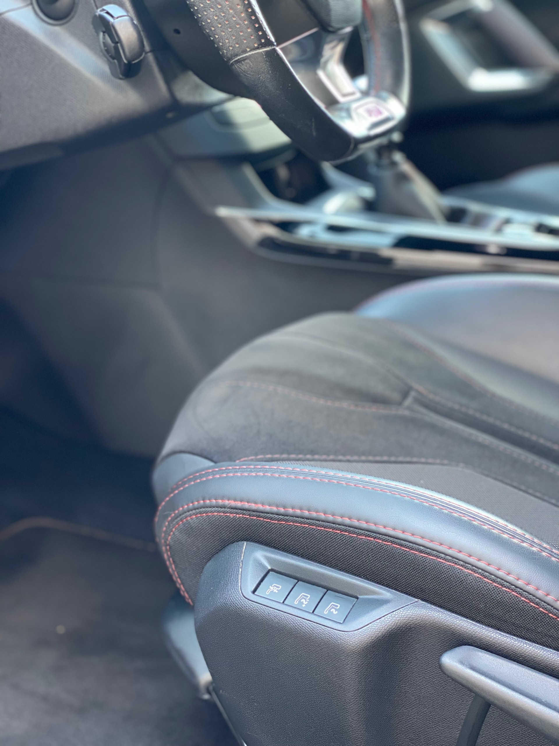 PEUGEOT 308 1.6 GTi-image-17