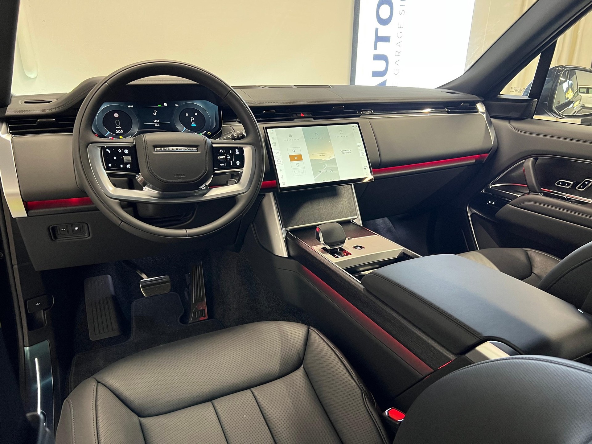 LAND ROVER Range Rover 3.0 I6 P550e HSE-showroom-element-2