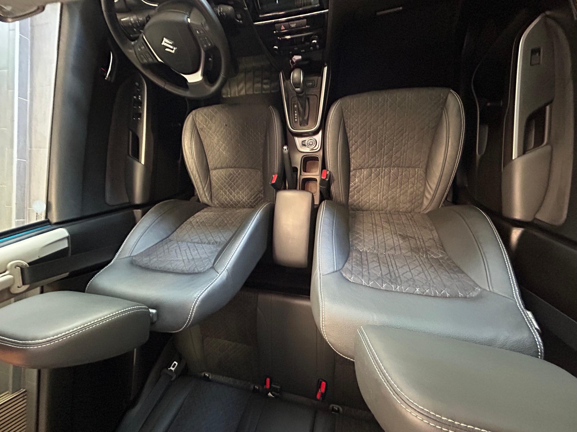 SUZUKI SX4 S-Cross 1.4 T Piz Sulai Top Hybrid 4x4-showroom-element-2