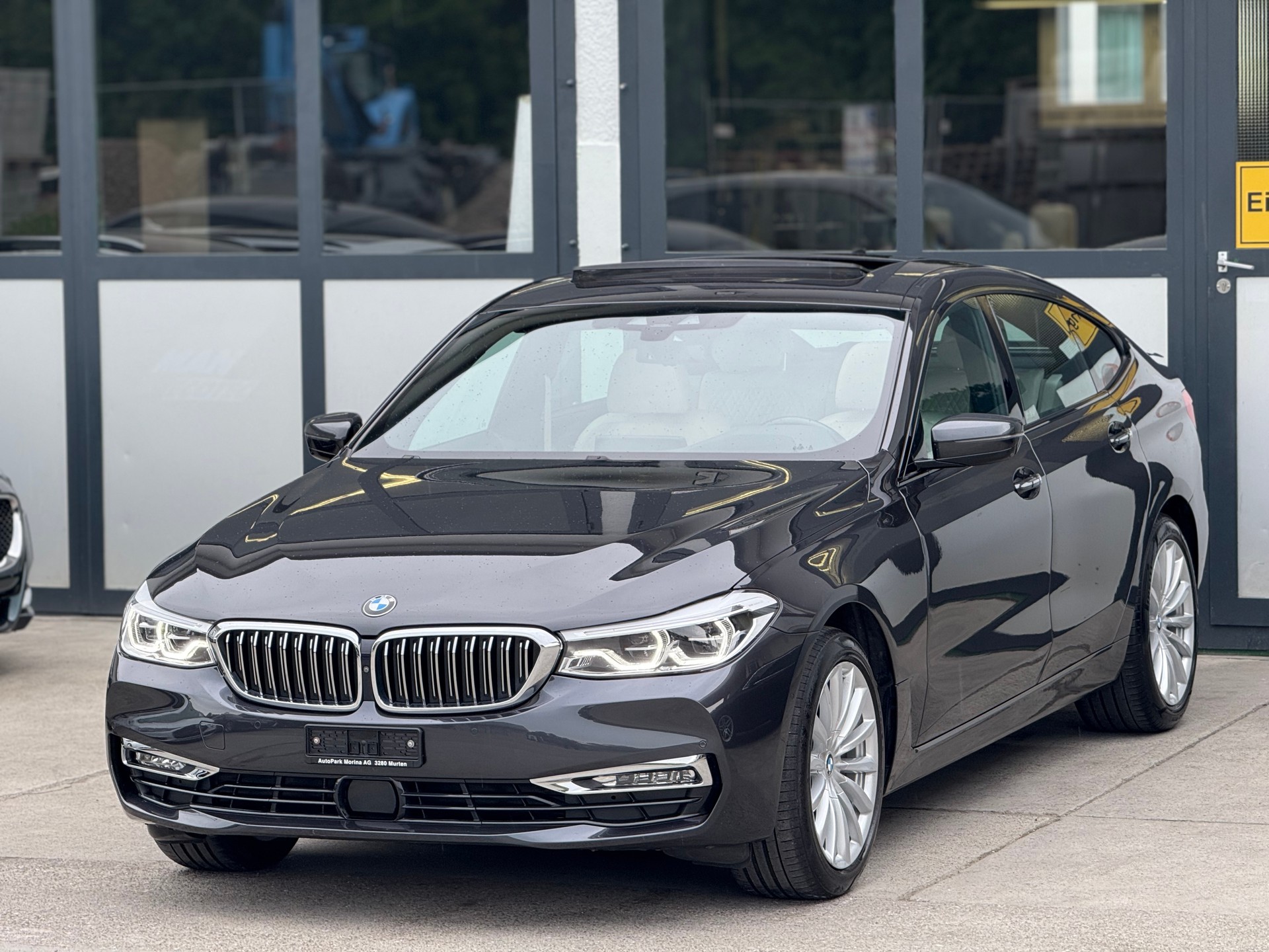 BMW 640i GT xDrive Luxury Line Steptronic-showroom-element-1