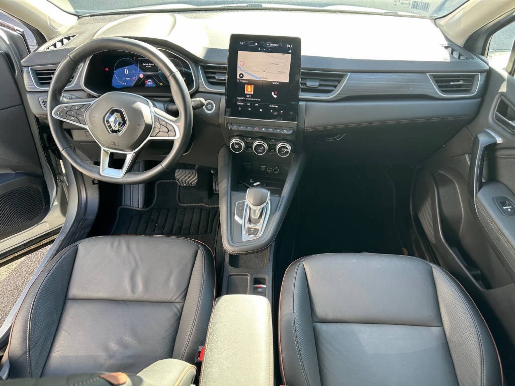 RENAULT Captur 1.6 E-Tech Plug-in Initiale-image-12
