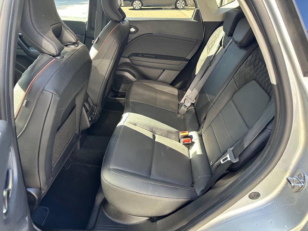 RENAULT Captur 1.6 E-Tech Plug-in Initiale-image-14