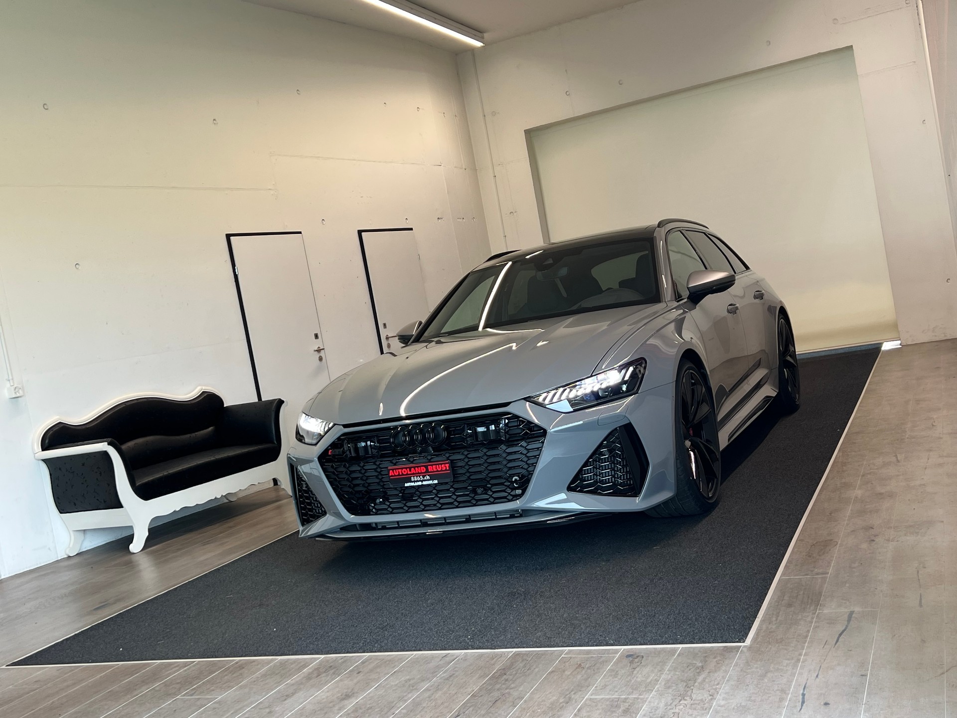 AUDI RS6 Avant 4.0 TFSI V8 Performance quattro-showroom-element-2