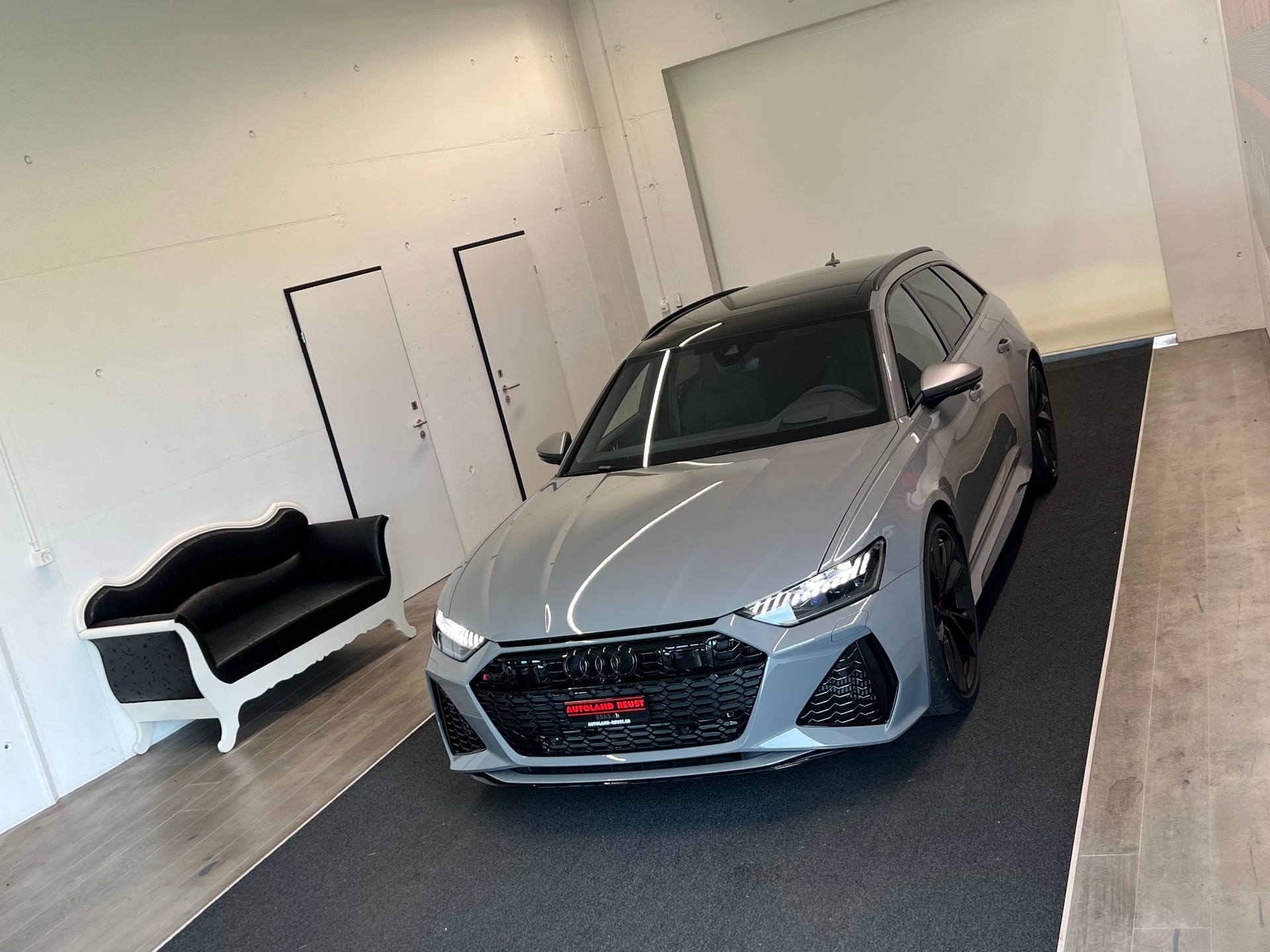AUDI RS6 Avant 4.0 TFSI V8 Performance quattro-showroom-element-3