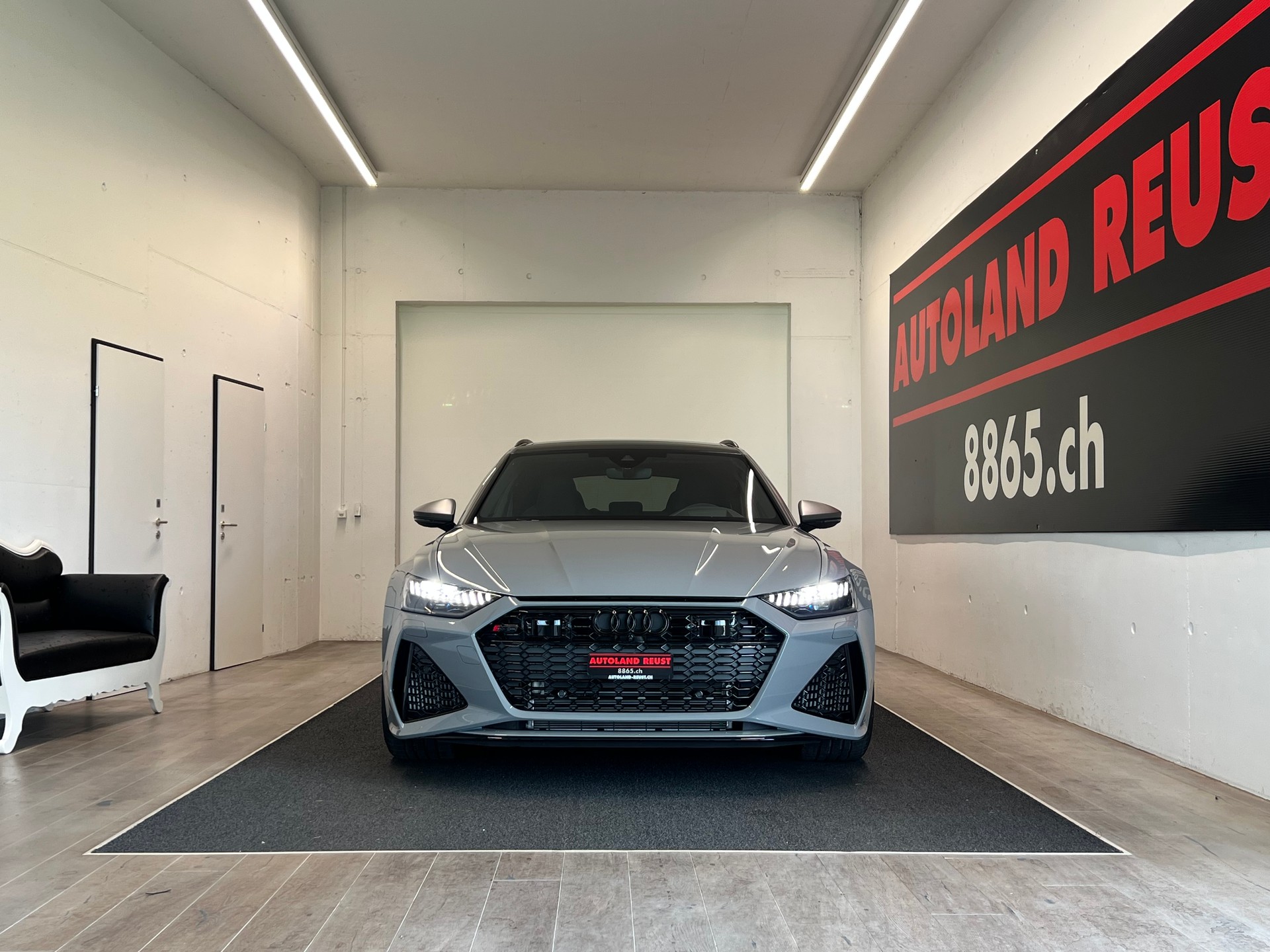 AUDI RS6 Avant 4.0 TFSI V8 Performance quattro-showroom-element-1