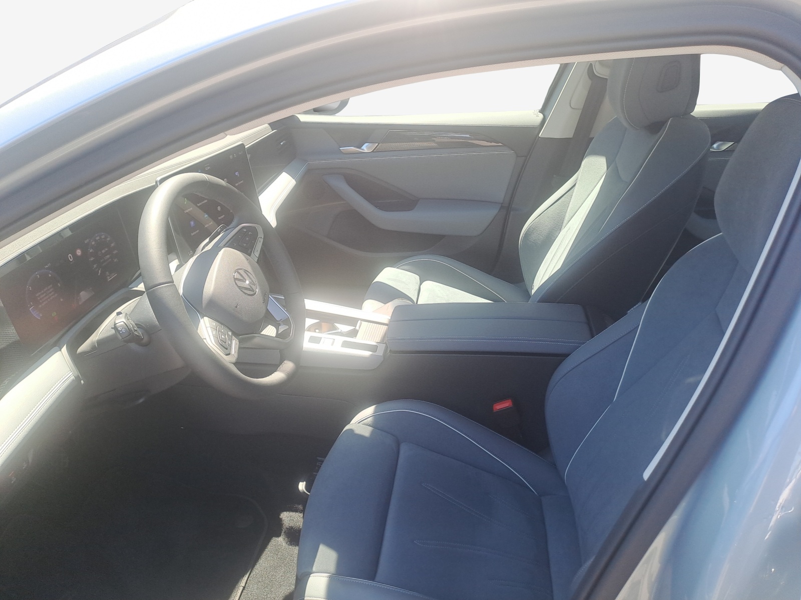 VW Passat Variant 2.0 TDI evo Business DSG-image-7