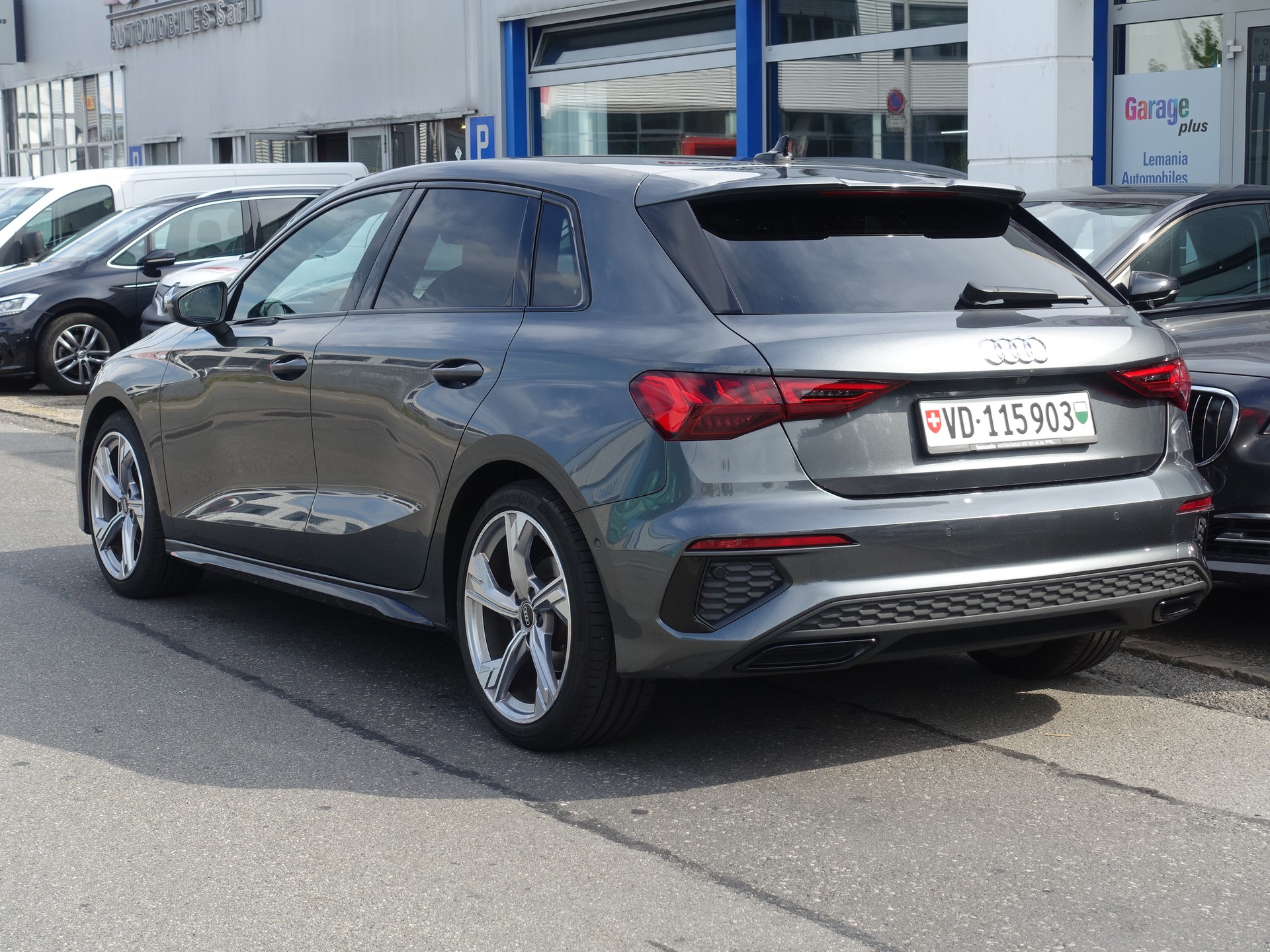 AUDI A3 Sportback 35 TFSI Attraction S-tronic-showroom-element-3