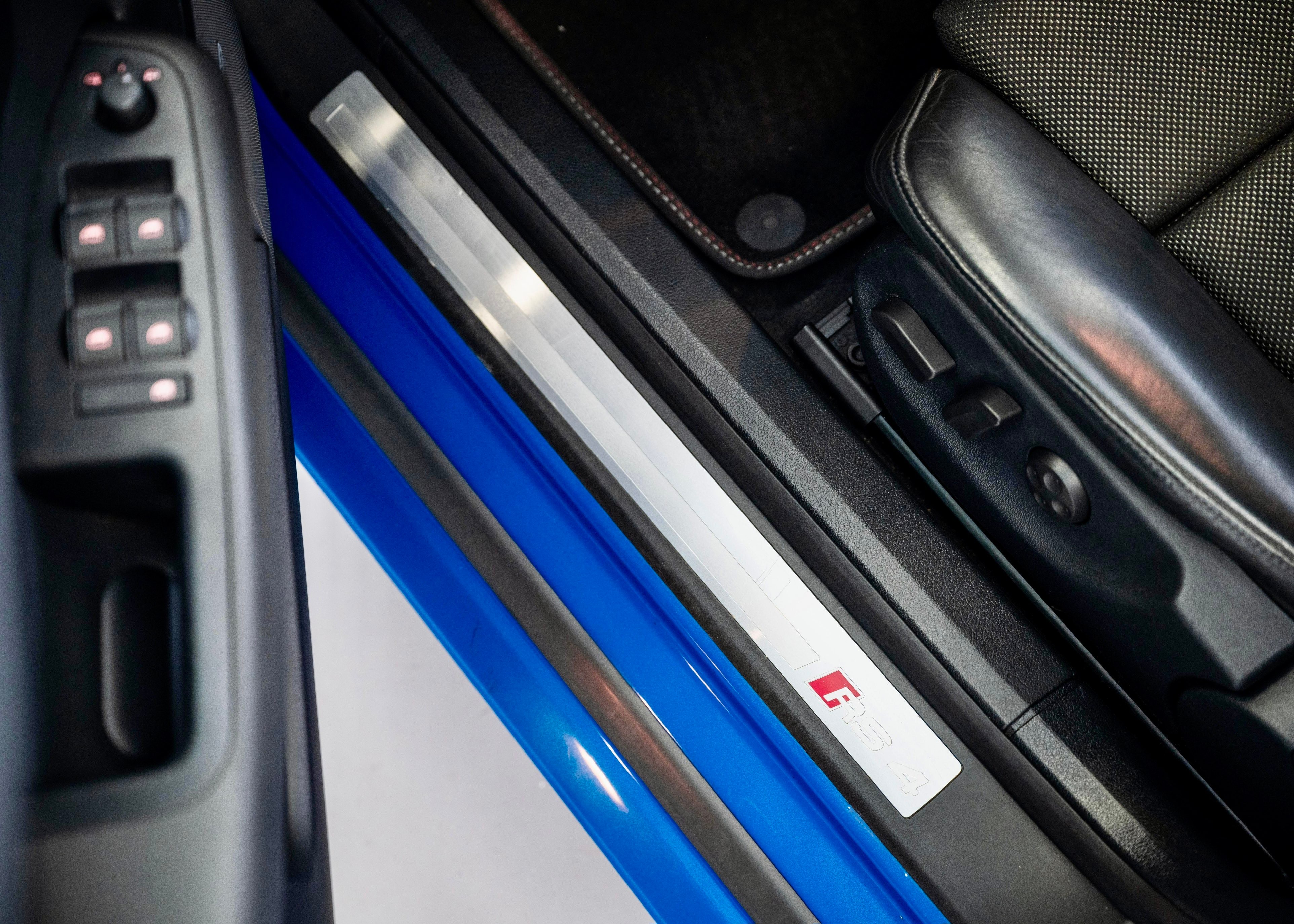 Image AUDI RS4 RS4 4.2 V8 Quattro Limousine Sprint Blue