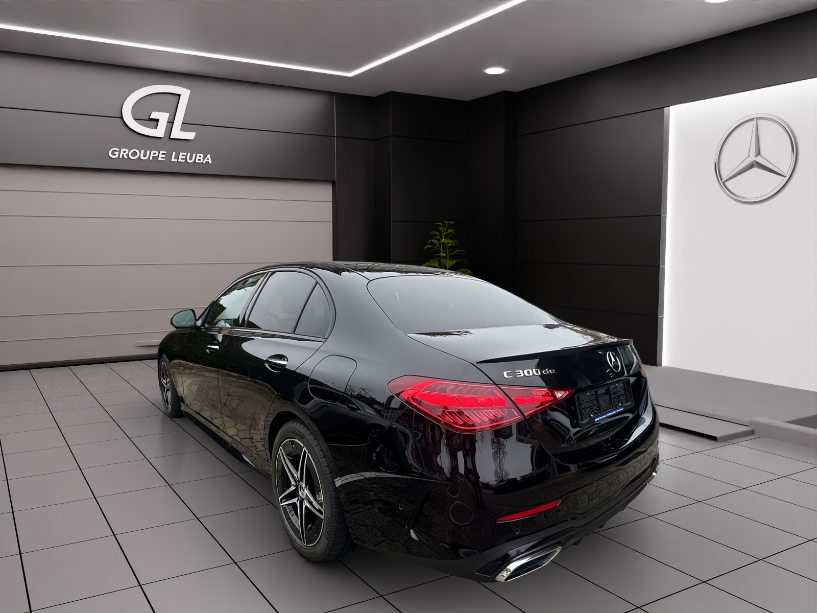 MERCEDES-BENZ C 300de AMG Line-showroom-element-3
