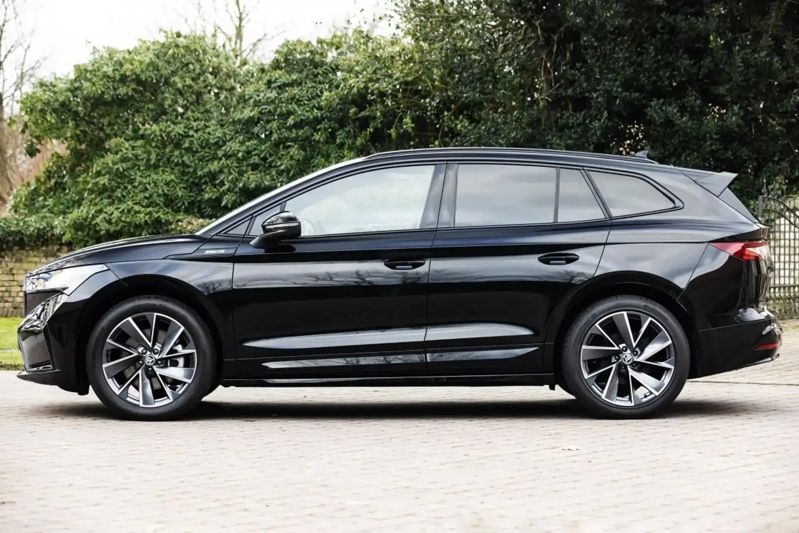 SKODA Enyaq iV 80 SportLine-image-2