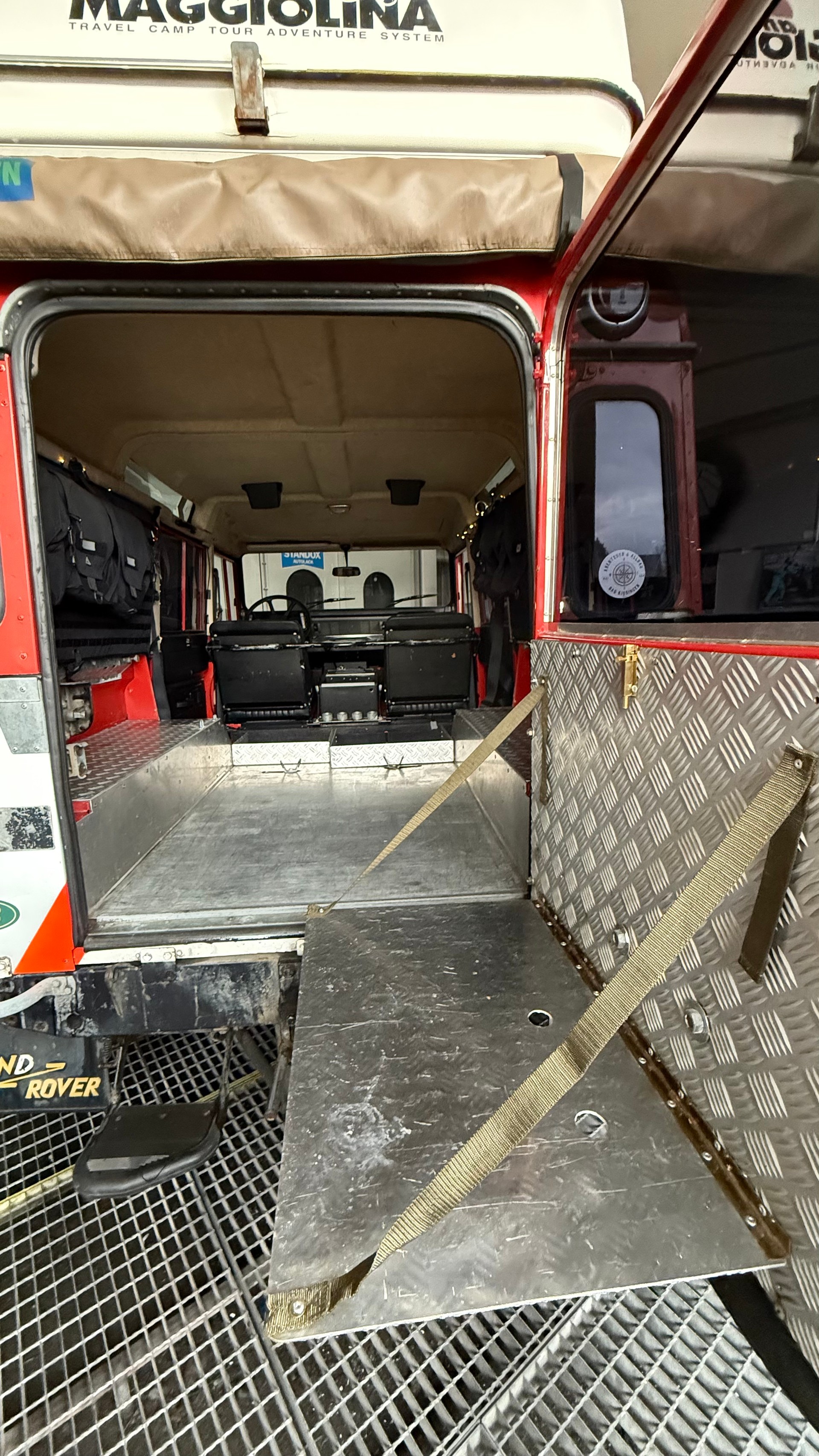 LAND ROVER 110 3.5 Station Wagon-image-9