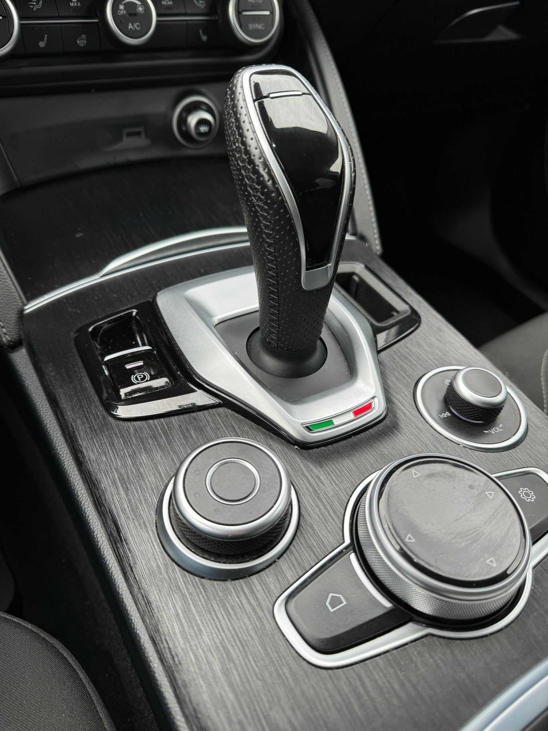 ALFA ROMEO Stelvio 2.2 JTDM Business Q4 Automatic Q4-image-14