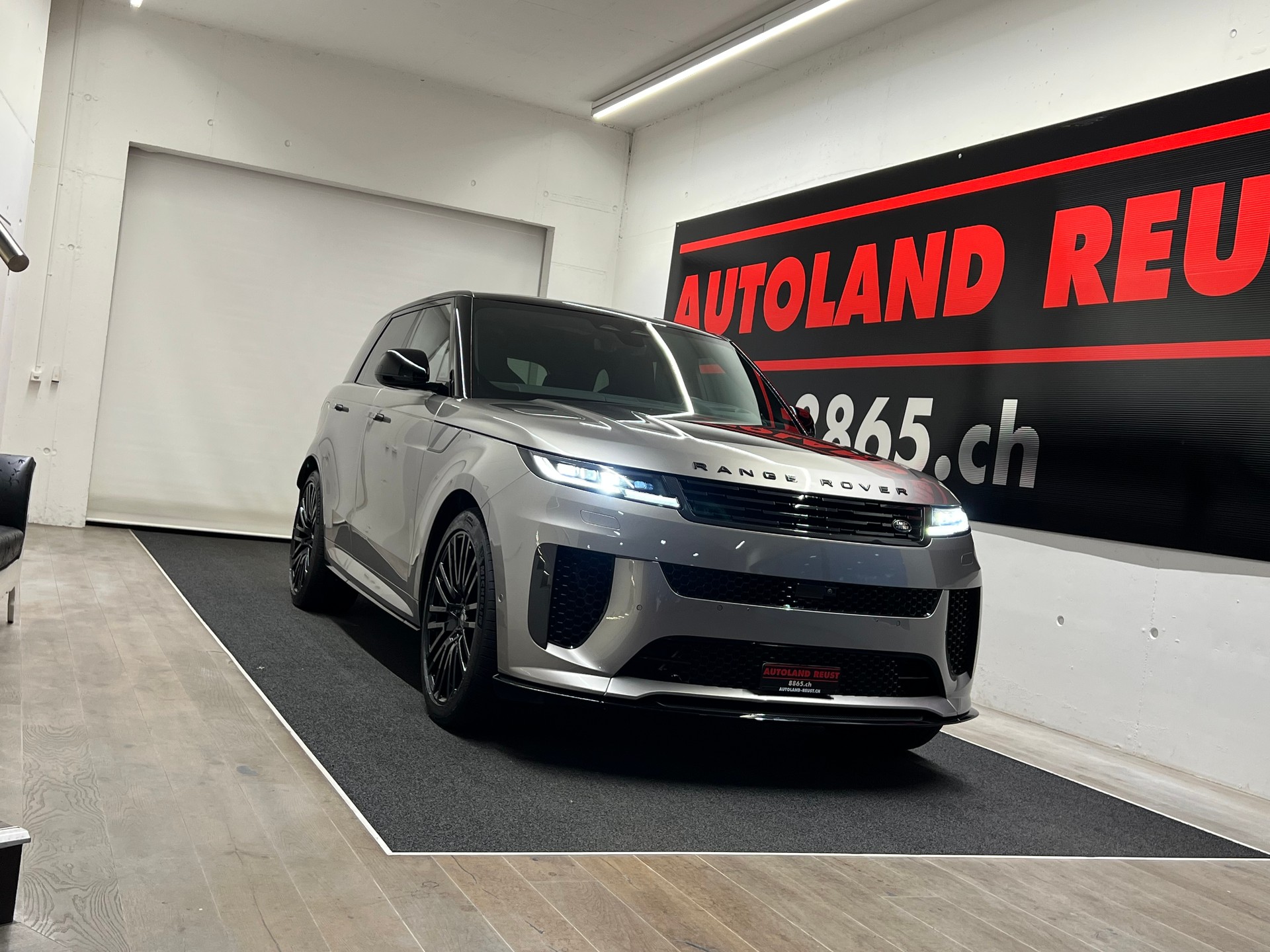 LAND ROVER Range Rover Sport P635 4.4 V8 SV Edition One