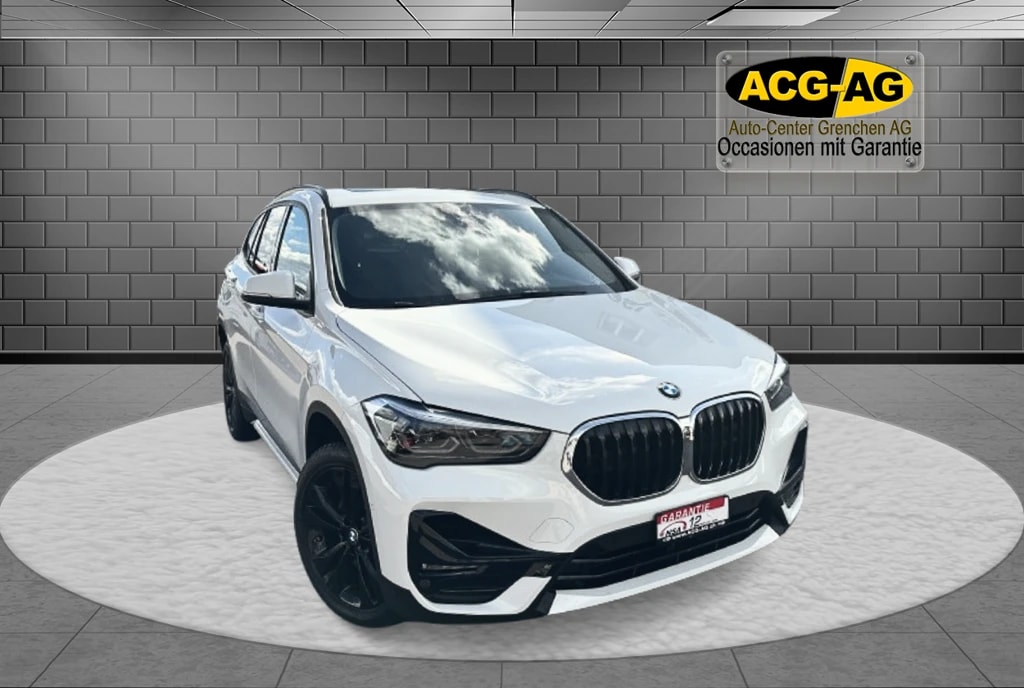 BMW BMW BMW X1 xDrive 20d xLine Steptronic ** Leder ** Grand Navigation ** RF Kamera ** PR Glasdach ** Sitzmemory **