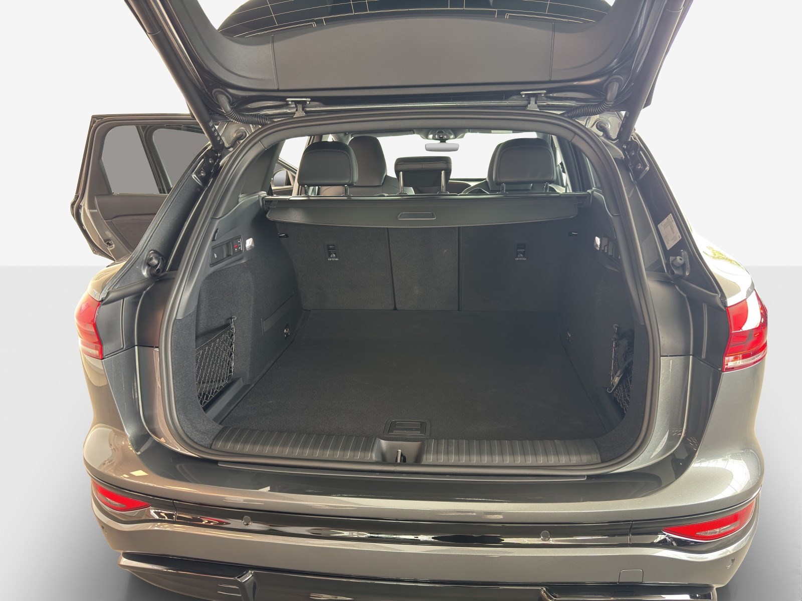 AUDI Q6 e-tron quattro-image-14