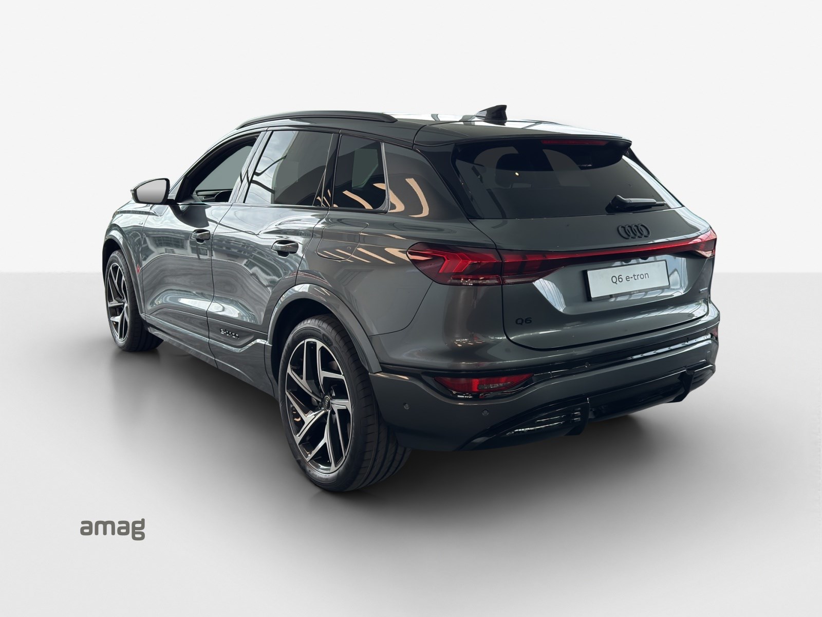 AUDI Q6 e-tron quattro-image-2