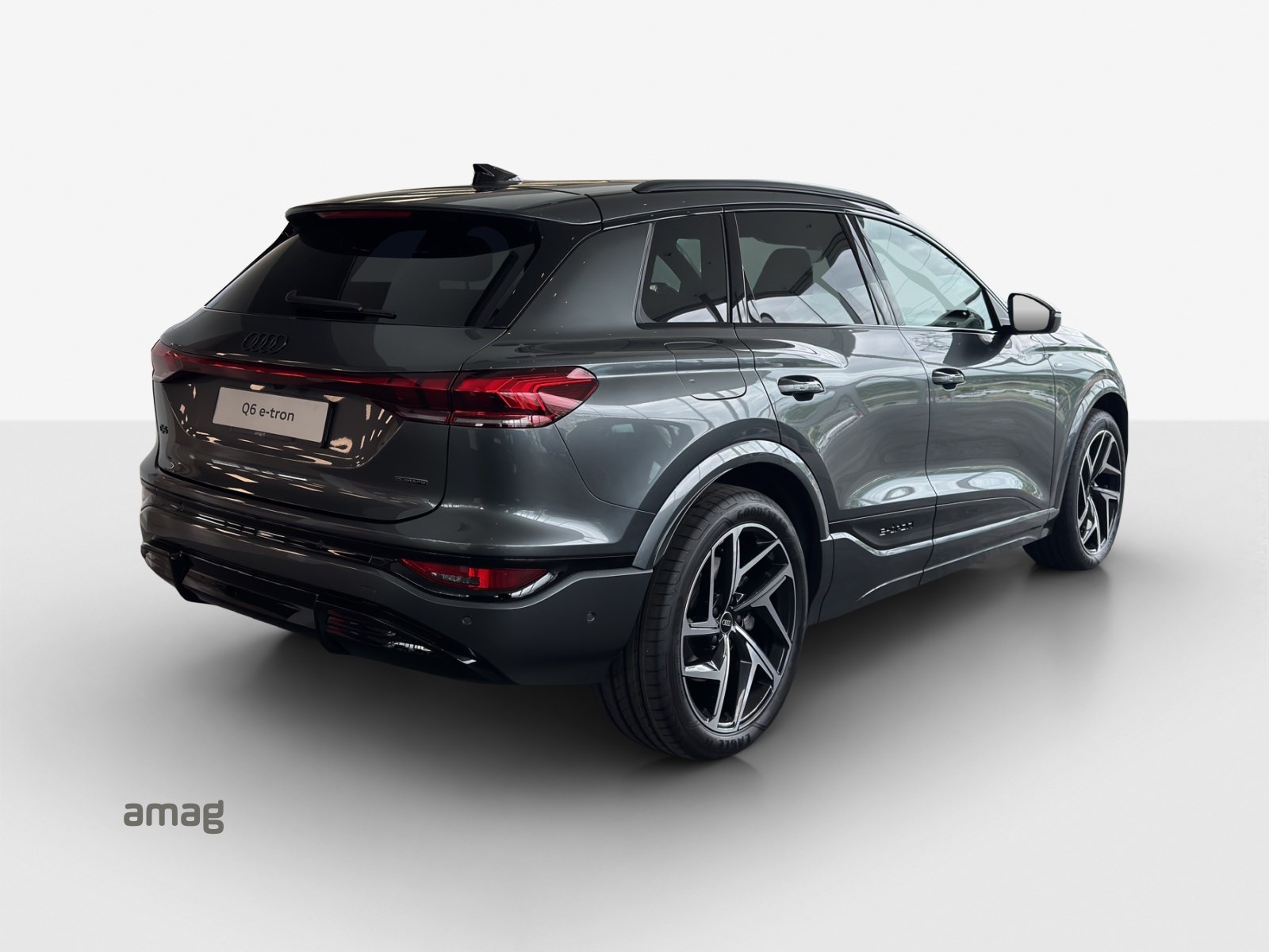 AUDI Q6 e-tron quattro-image-4