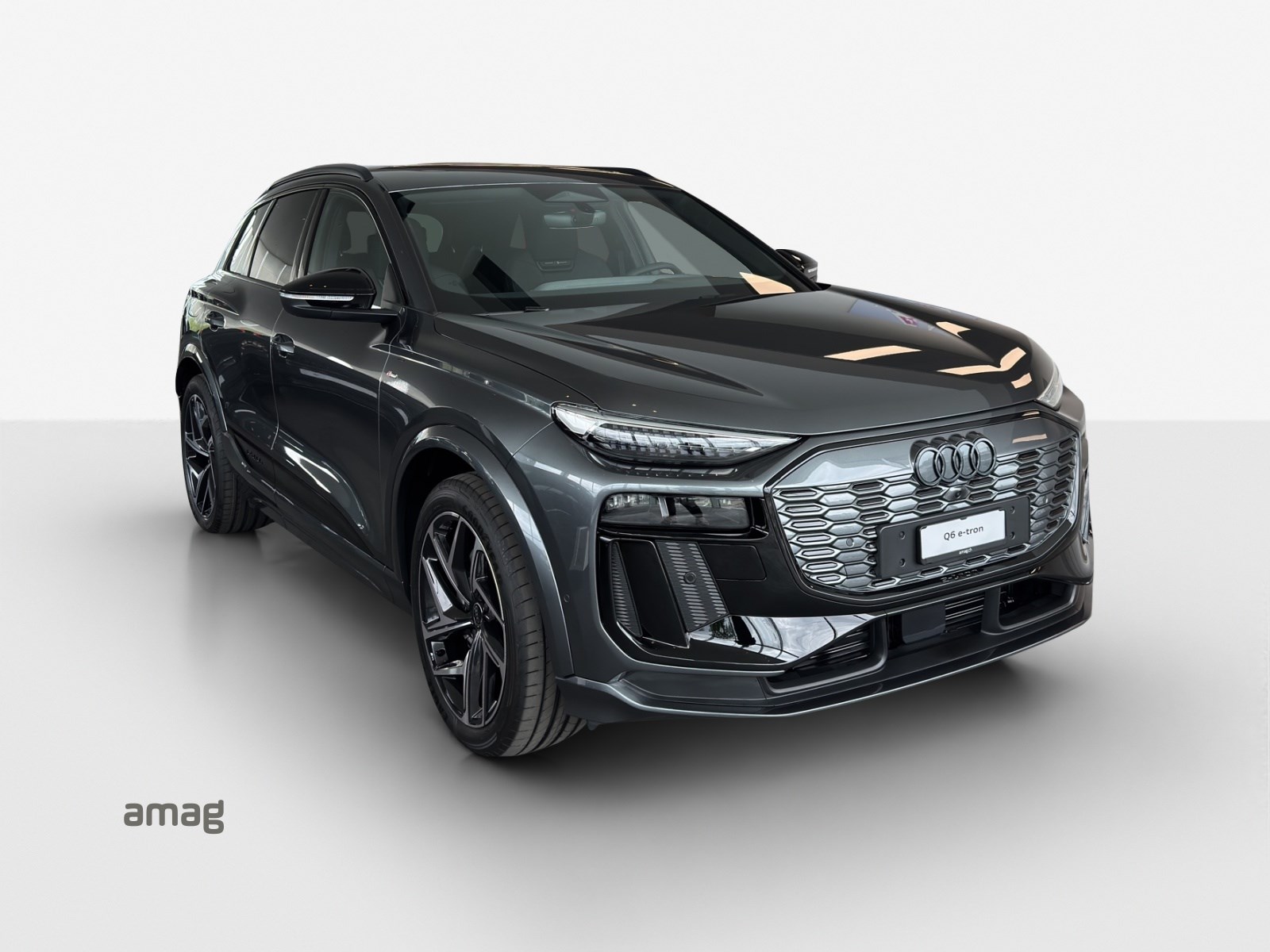 AUDI Q6 e-tron quattro-image-6