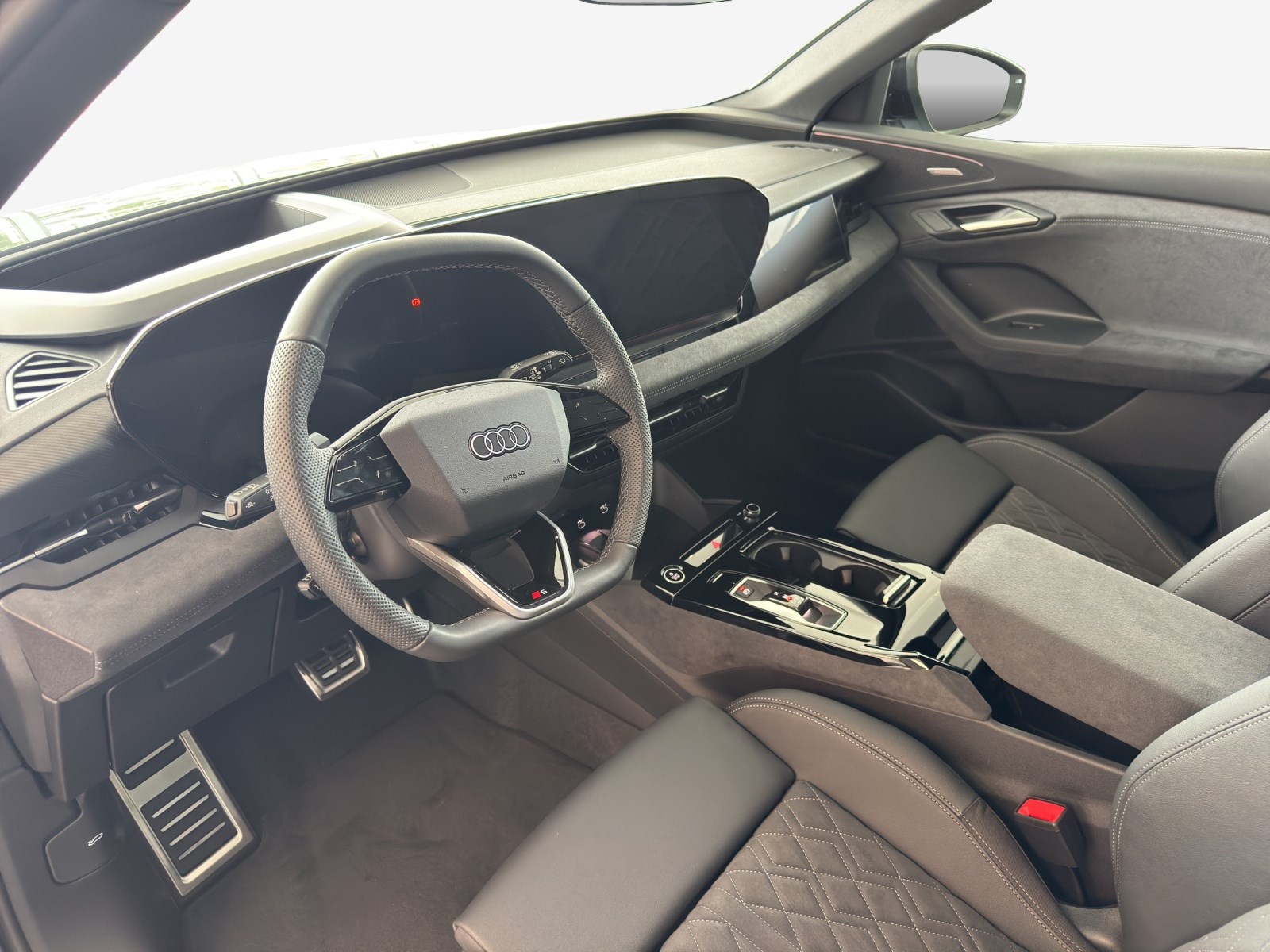 AUDI Q6 e-tron quattro-image-9
