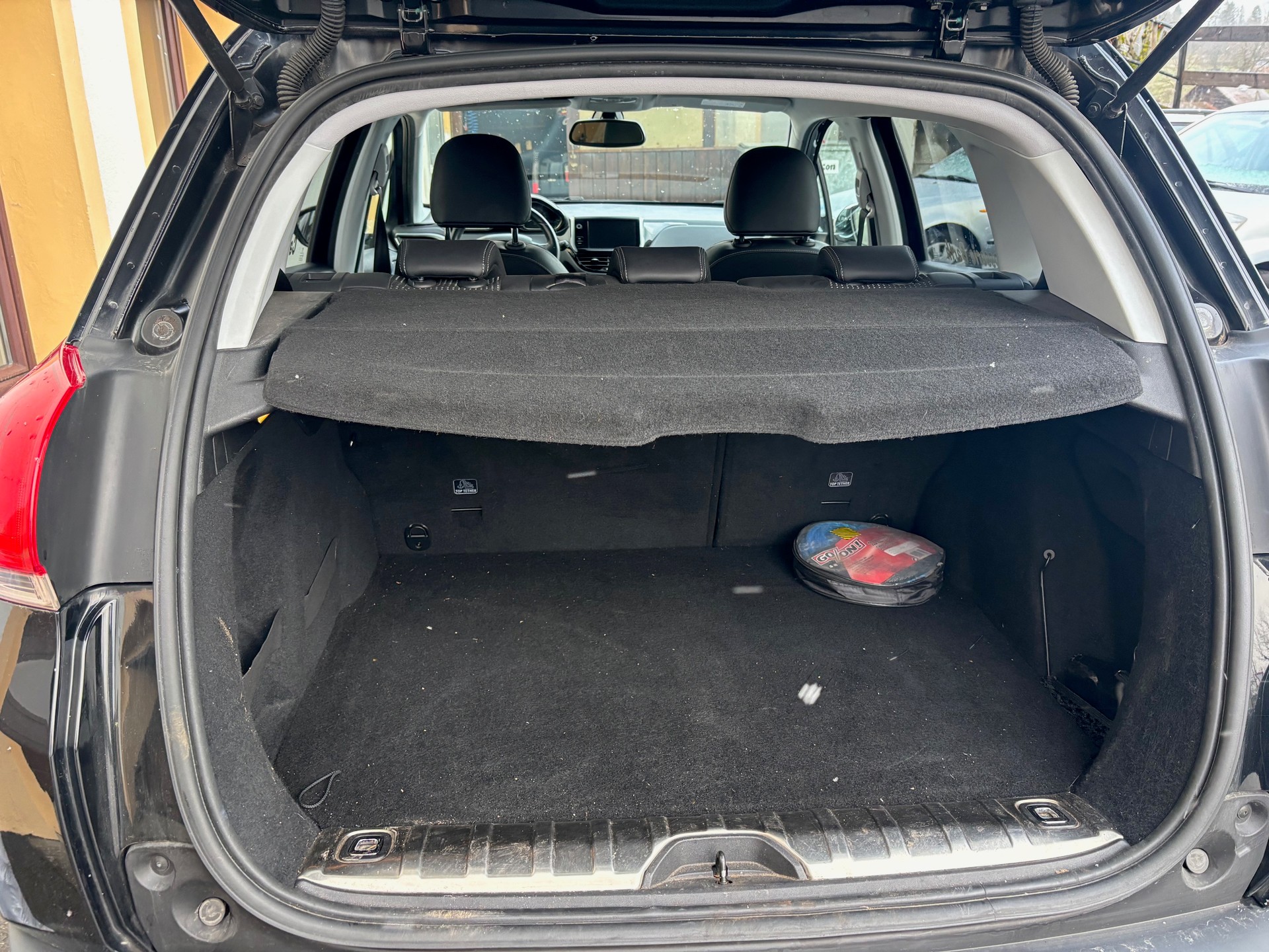 PEUGEOT 2008 1.2 PureTech Allure-image-2