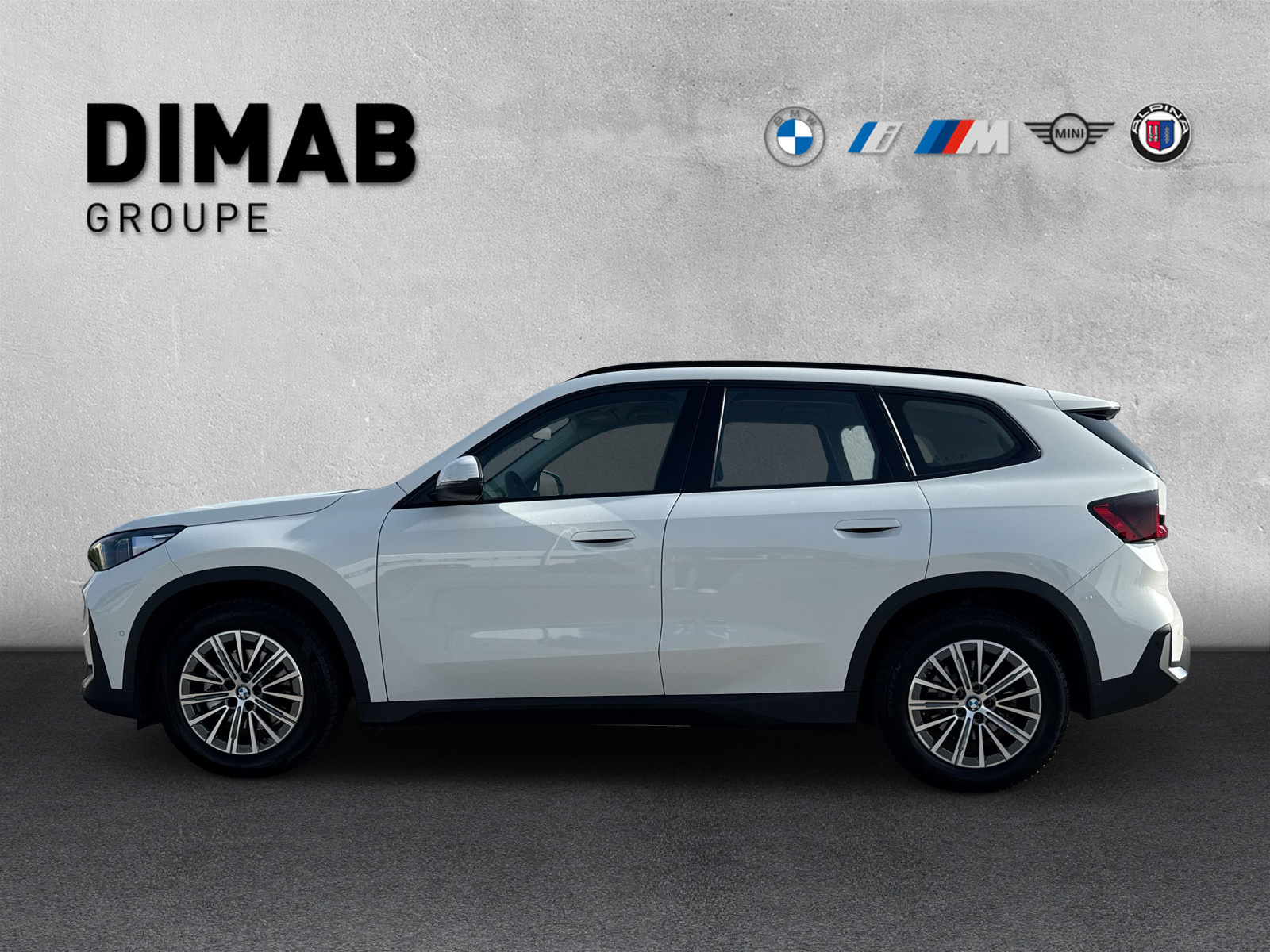 BMW iX1 eDrive 20 ** ⚡ Action de Leasing 0.9 % ⚡ ** CHF 399.-/mois **-showroom-element-1