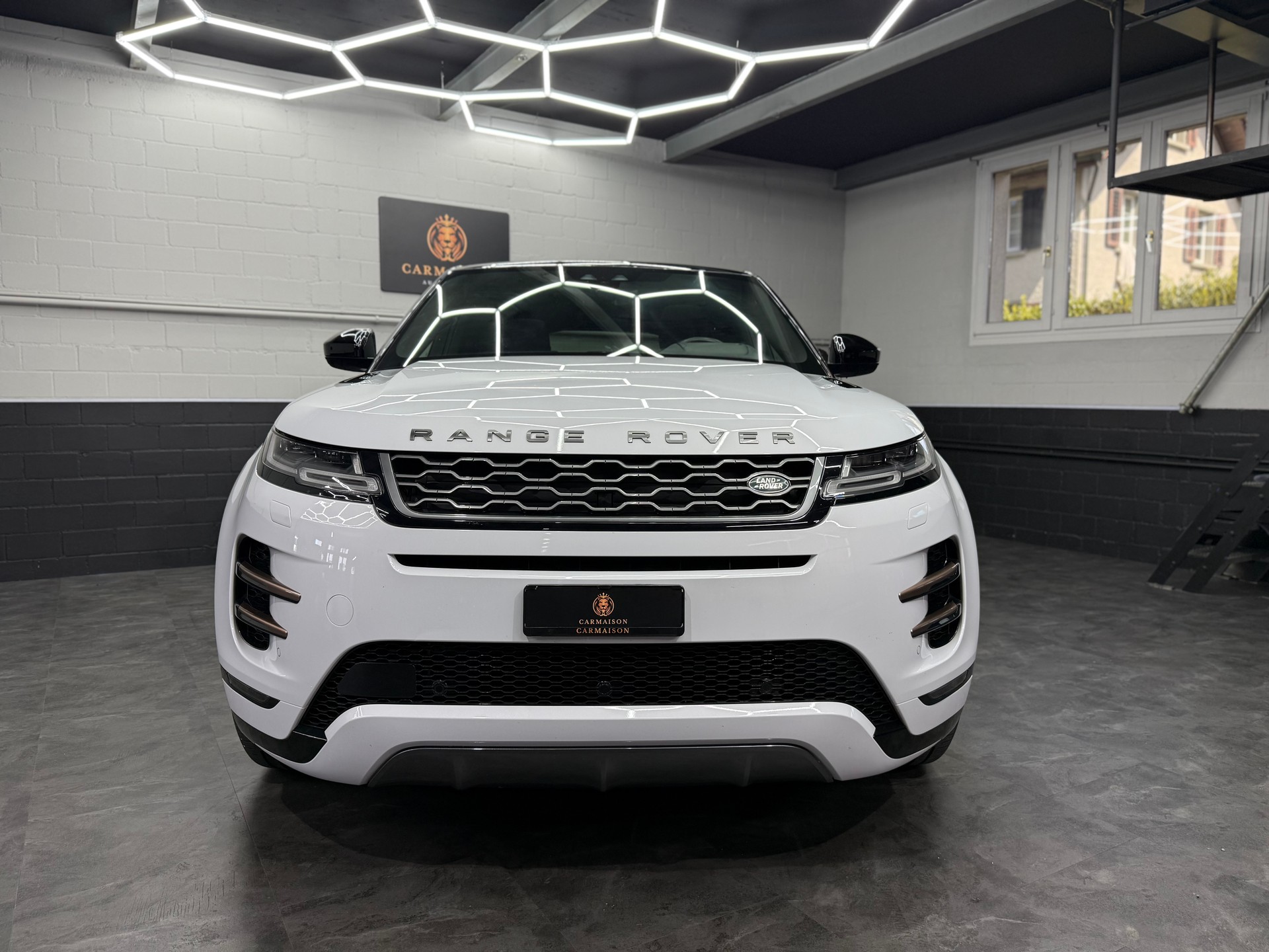 LAND ROVER Range Rover Evoque R-Dyn First Edi P 250 HSE AT9-showroom-element-1