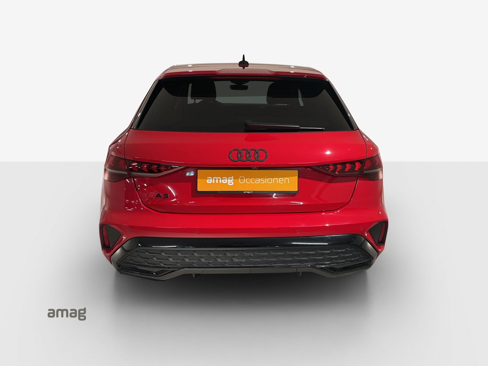 AUDI A3 Sportback 35 TFSI S line-showroom-element-3