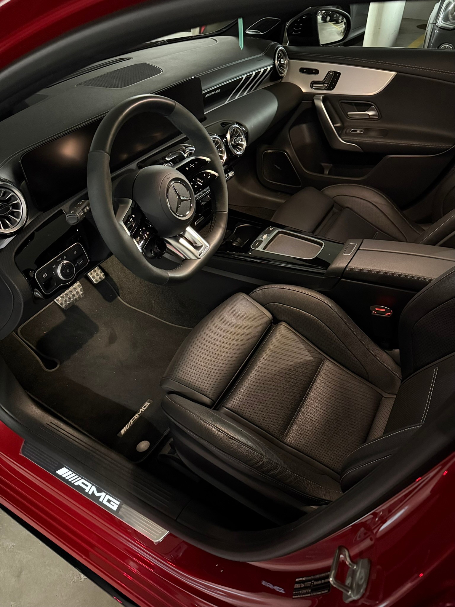 MERCEDES-BENZ A 35 AMG-image-14