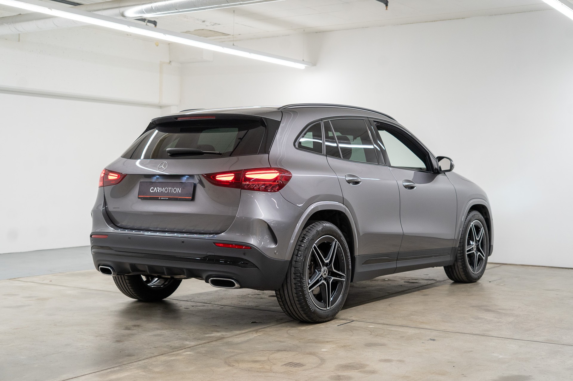 MERCEDES-BENZ GLA 220 d AMG Line 4matic *FACELIFT*-showroom-element-3