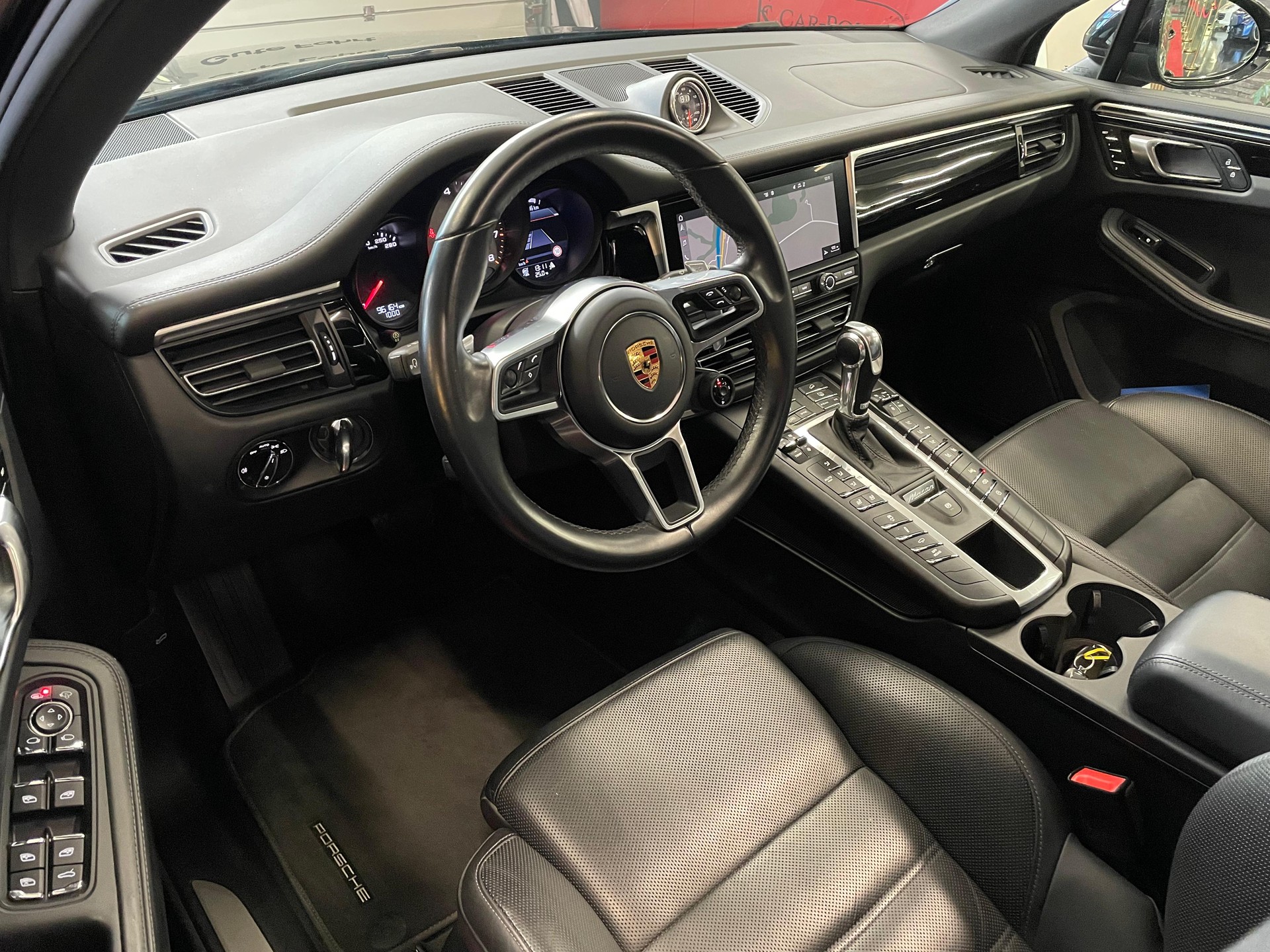 PORSCHE Macan S PDK-image-8