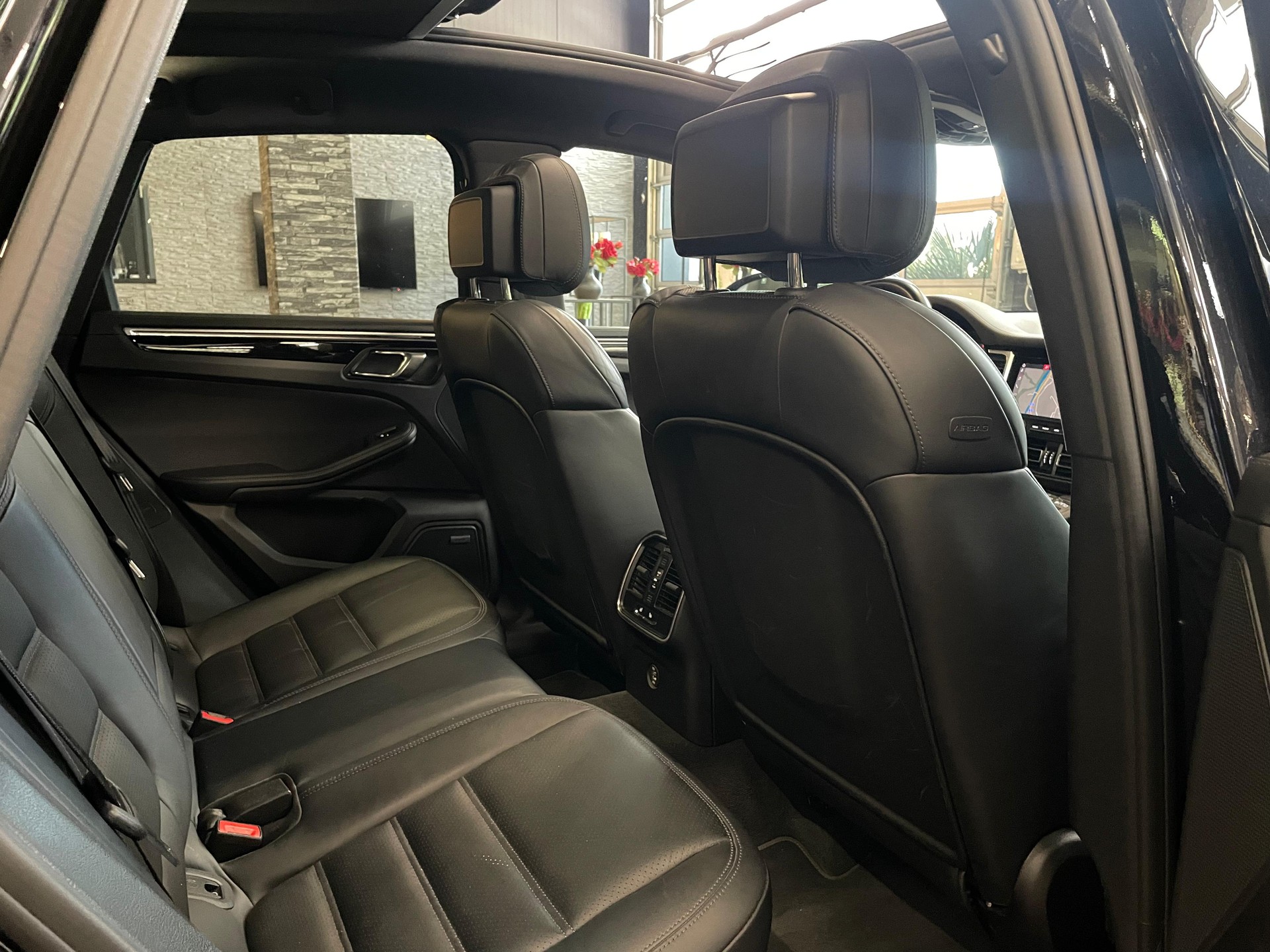 PORSCHE Macan S PDK-image-12