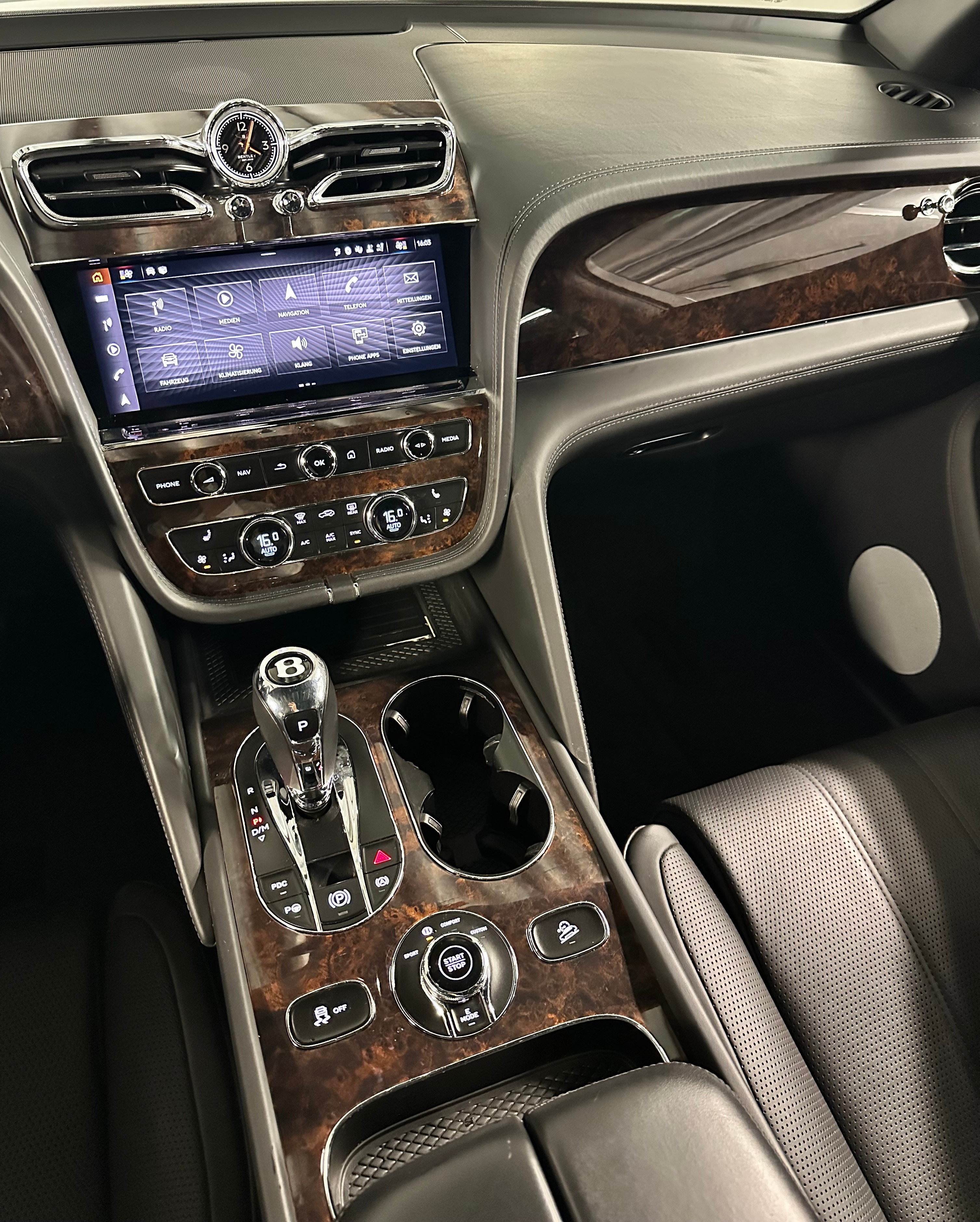 Image BENTLEY BENTAYGA Bentayga V6 Hybrid