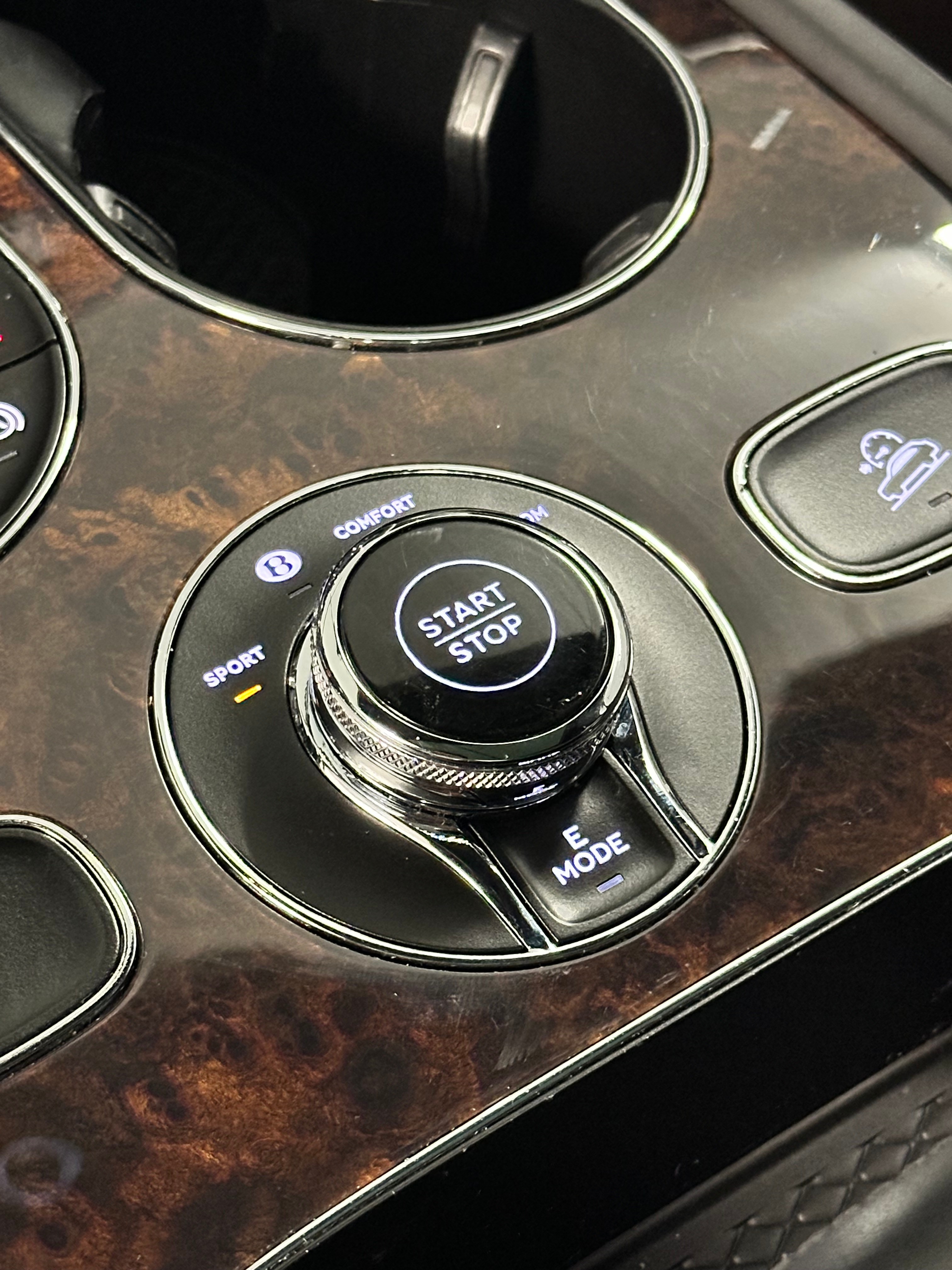 Image BENTLEY BENTAYGA Bentayga V6 Hybrid