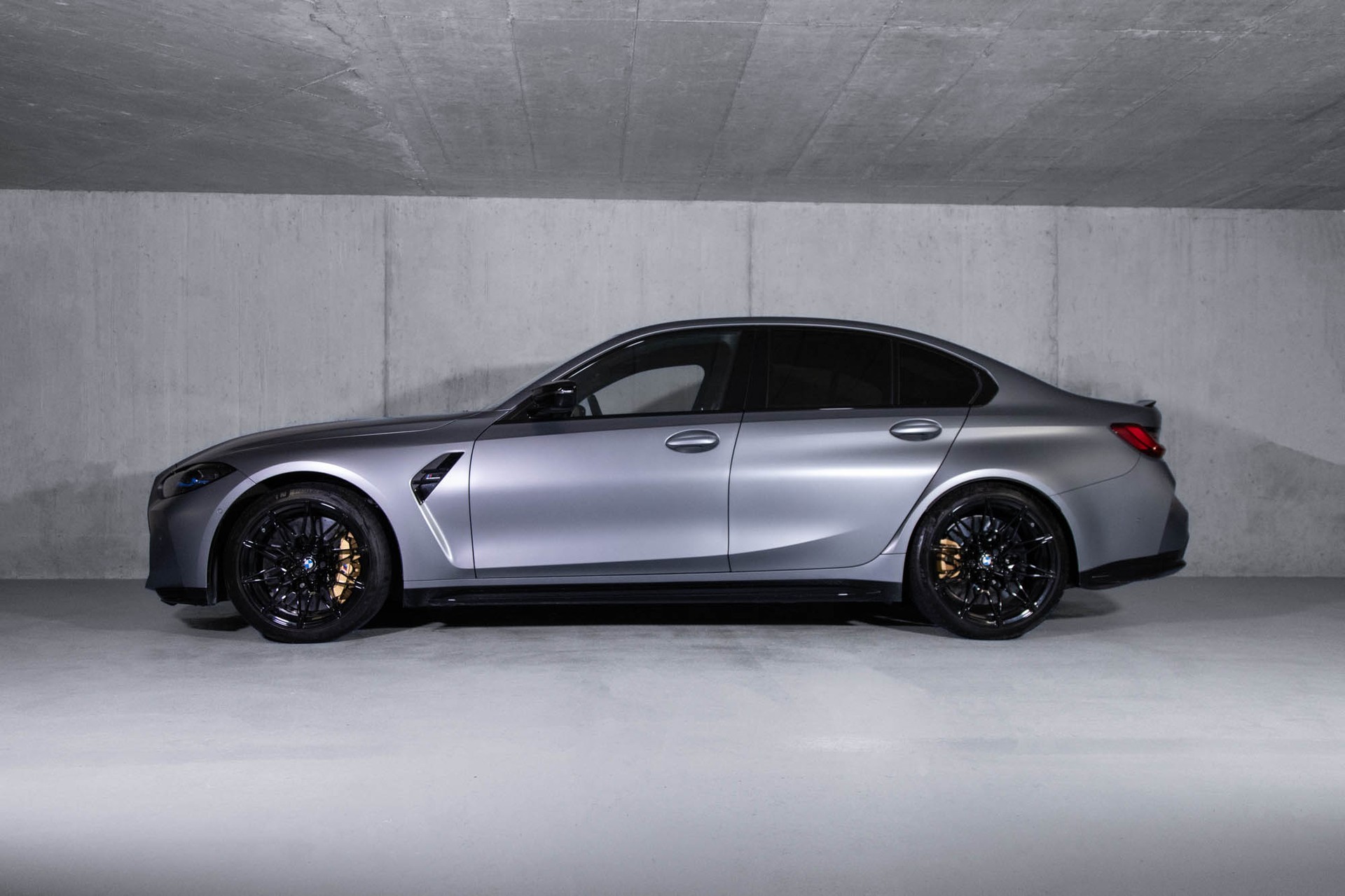 BMW M3 Competition M xDrive-showroom-element-2