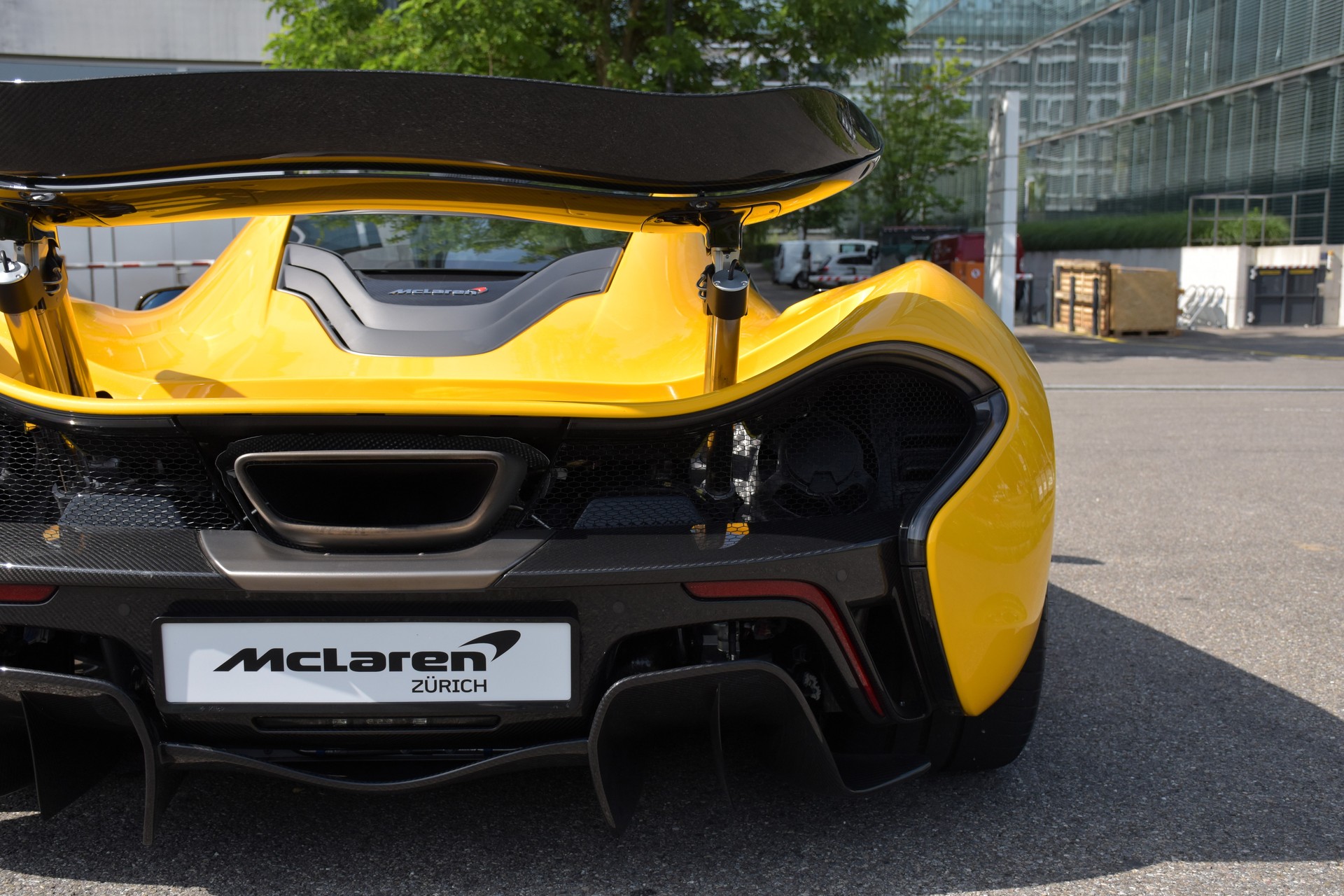 McLAREN P1™-image-15