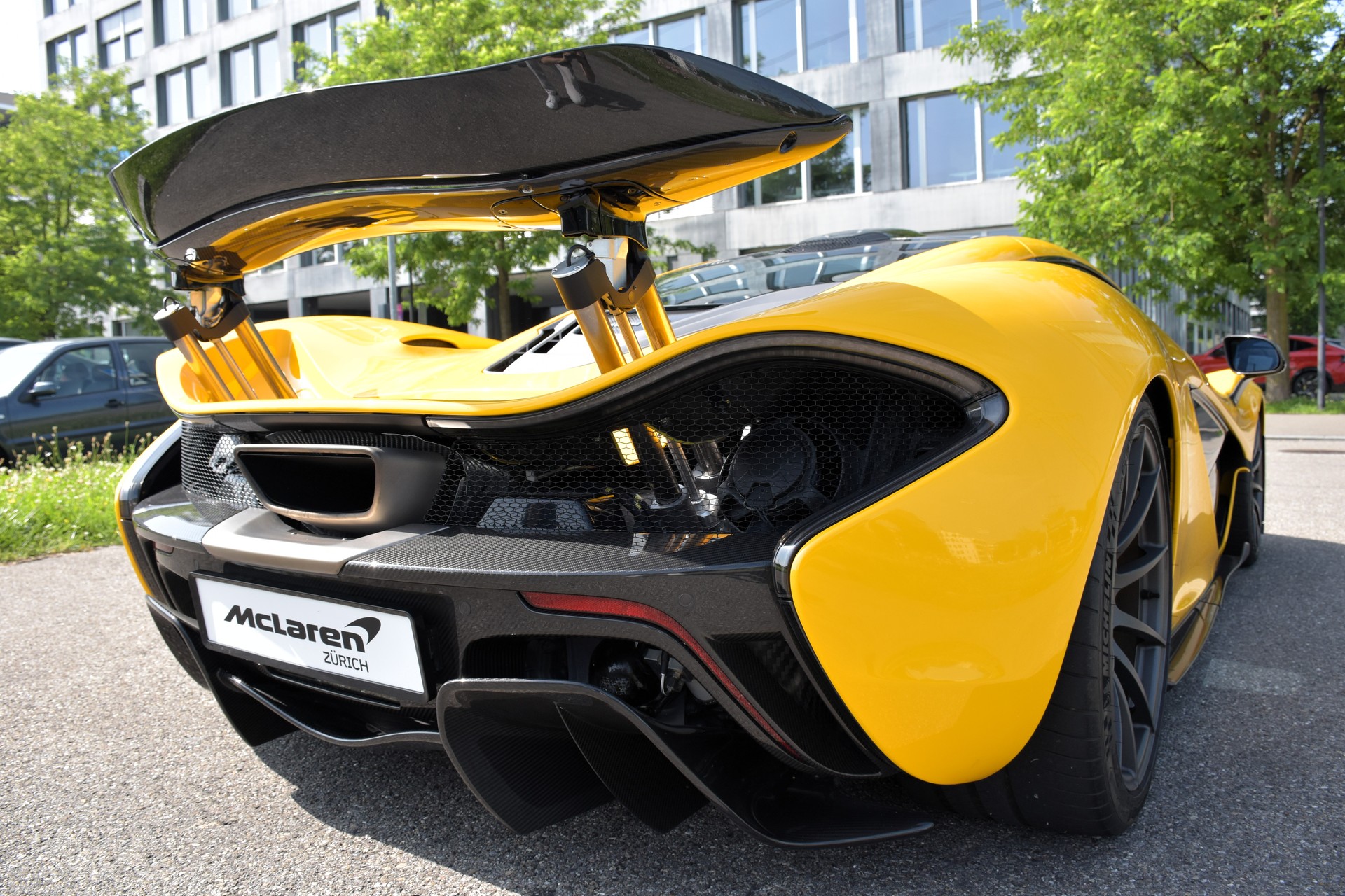 McLAREN P1™-image-12