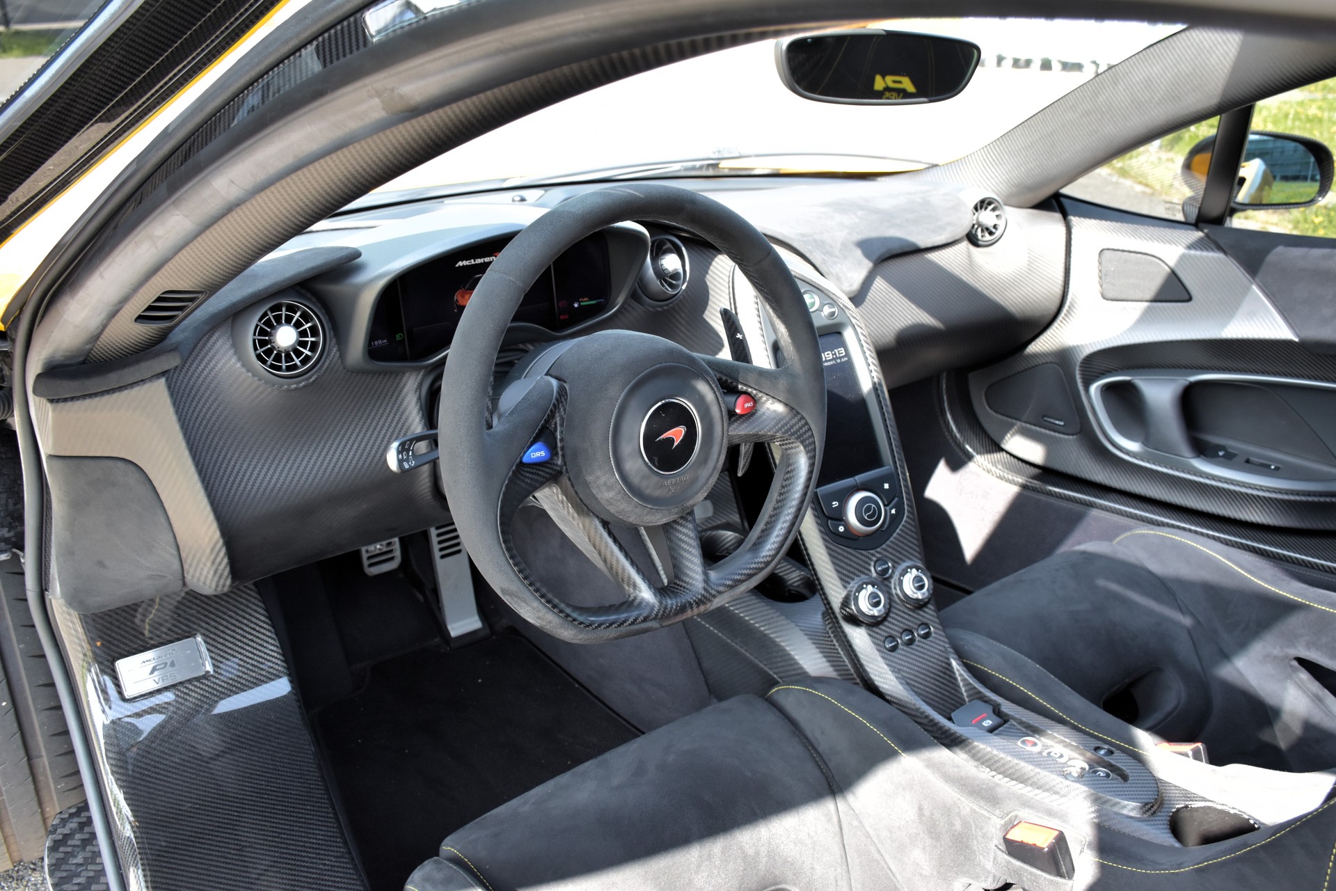 McLAREN P1™-image-9
