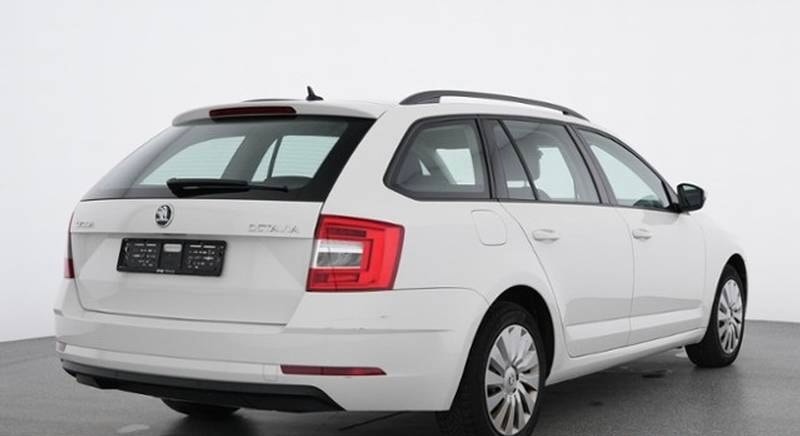 SKODA Octavia Combi 1.6 TDI Ambition DSG-showroom-element-2