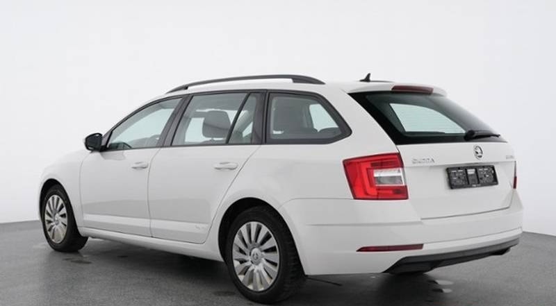 SKODA Octavia Combi 1.6 TDI Ambition DSG-showroom-element-3